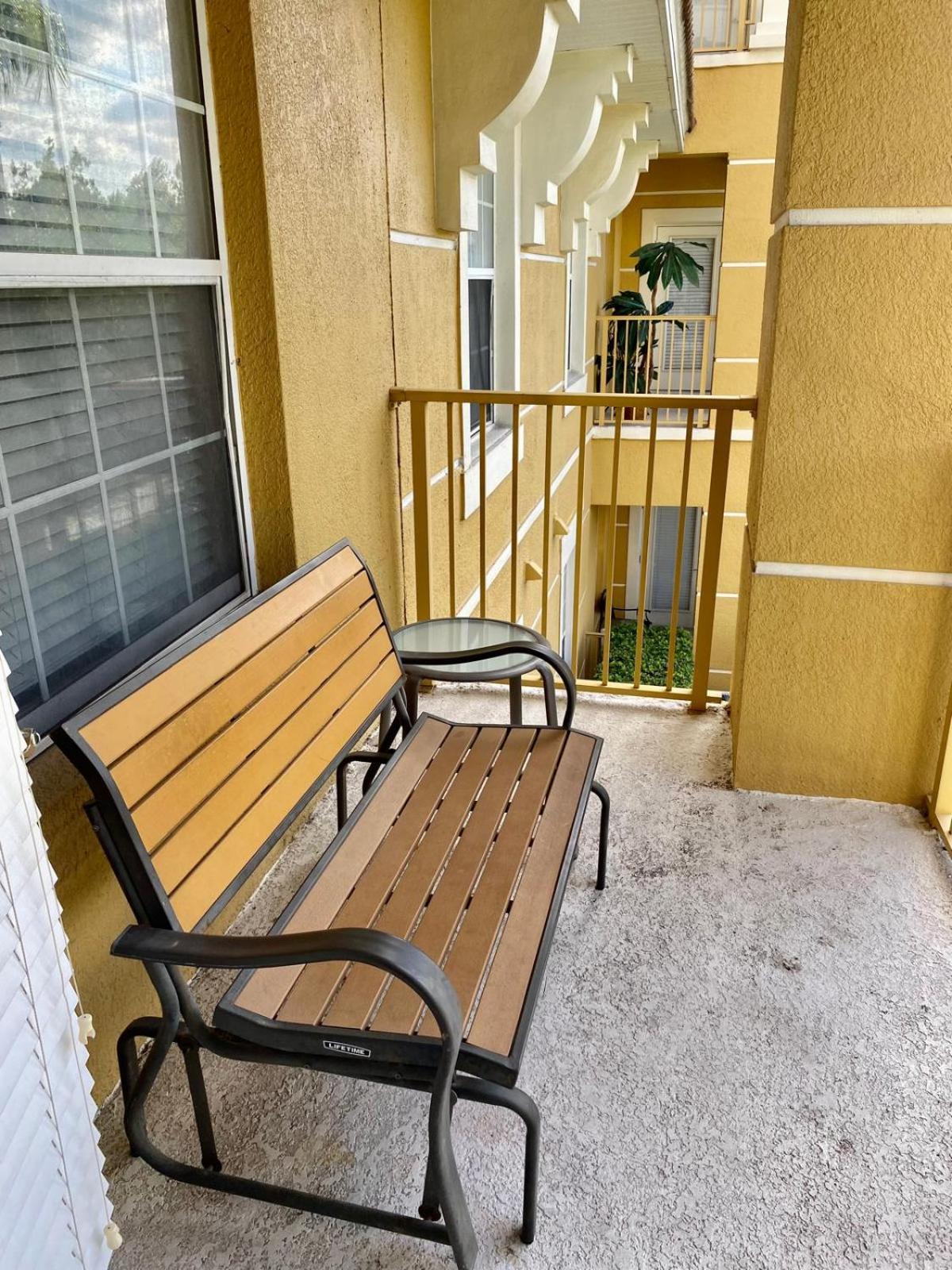 Universal Studios Area Apartment