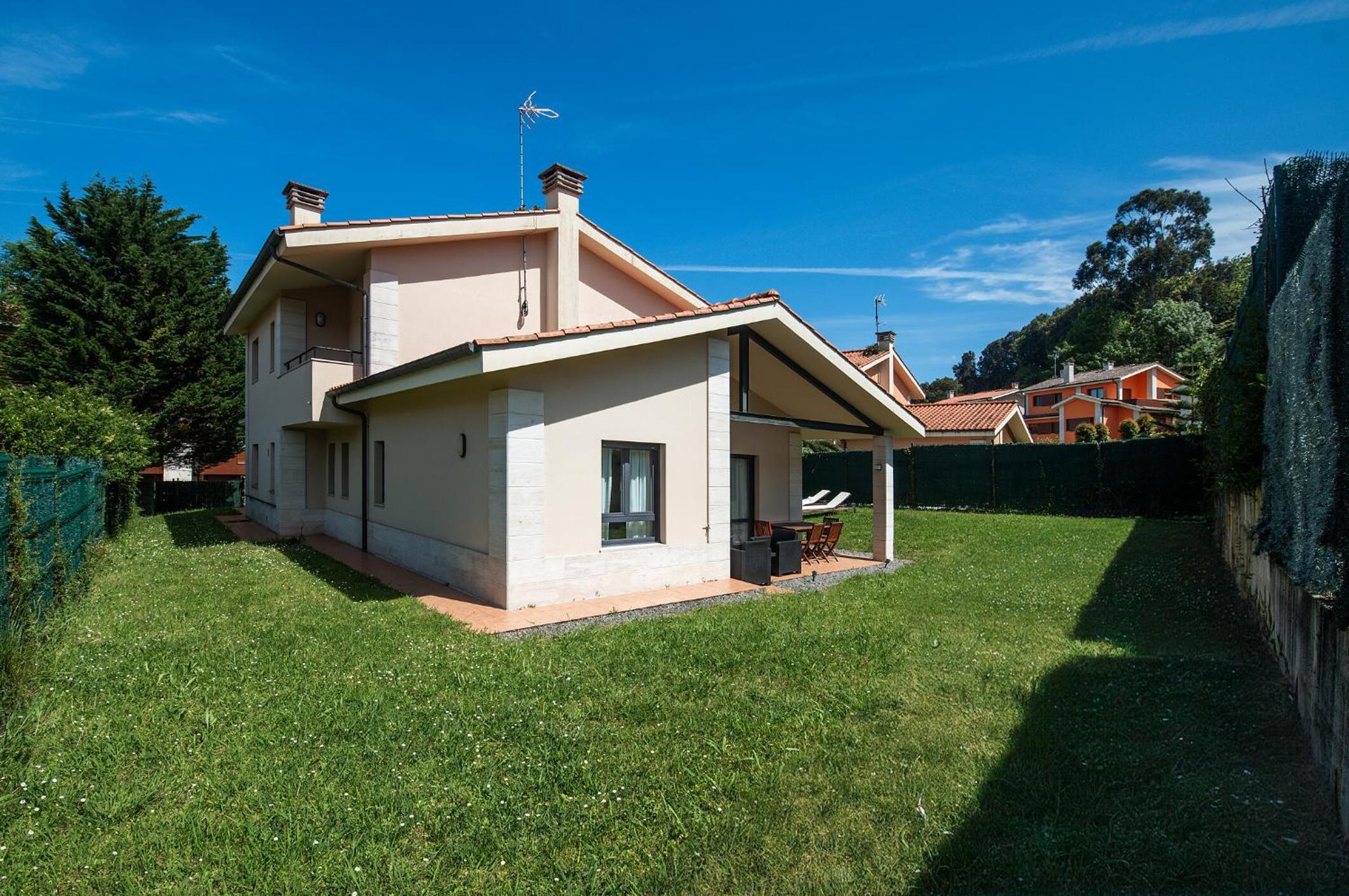 Villa Playa de Barro - Llanes view 2