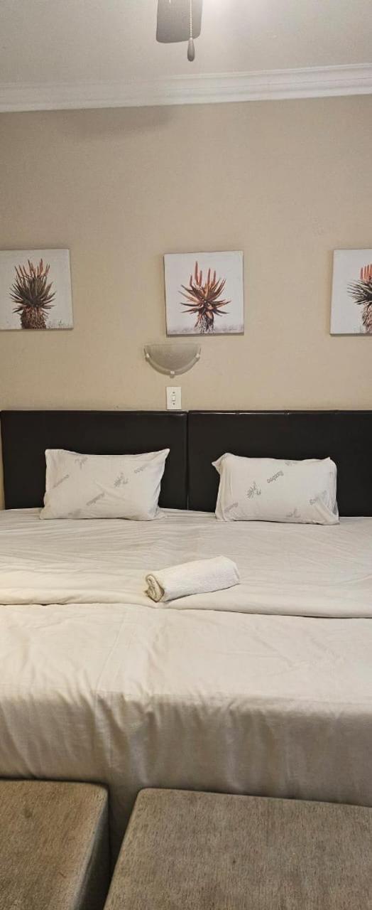 Los Angeles Lakefield guesthouse view 2