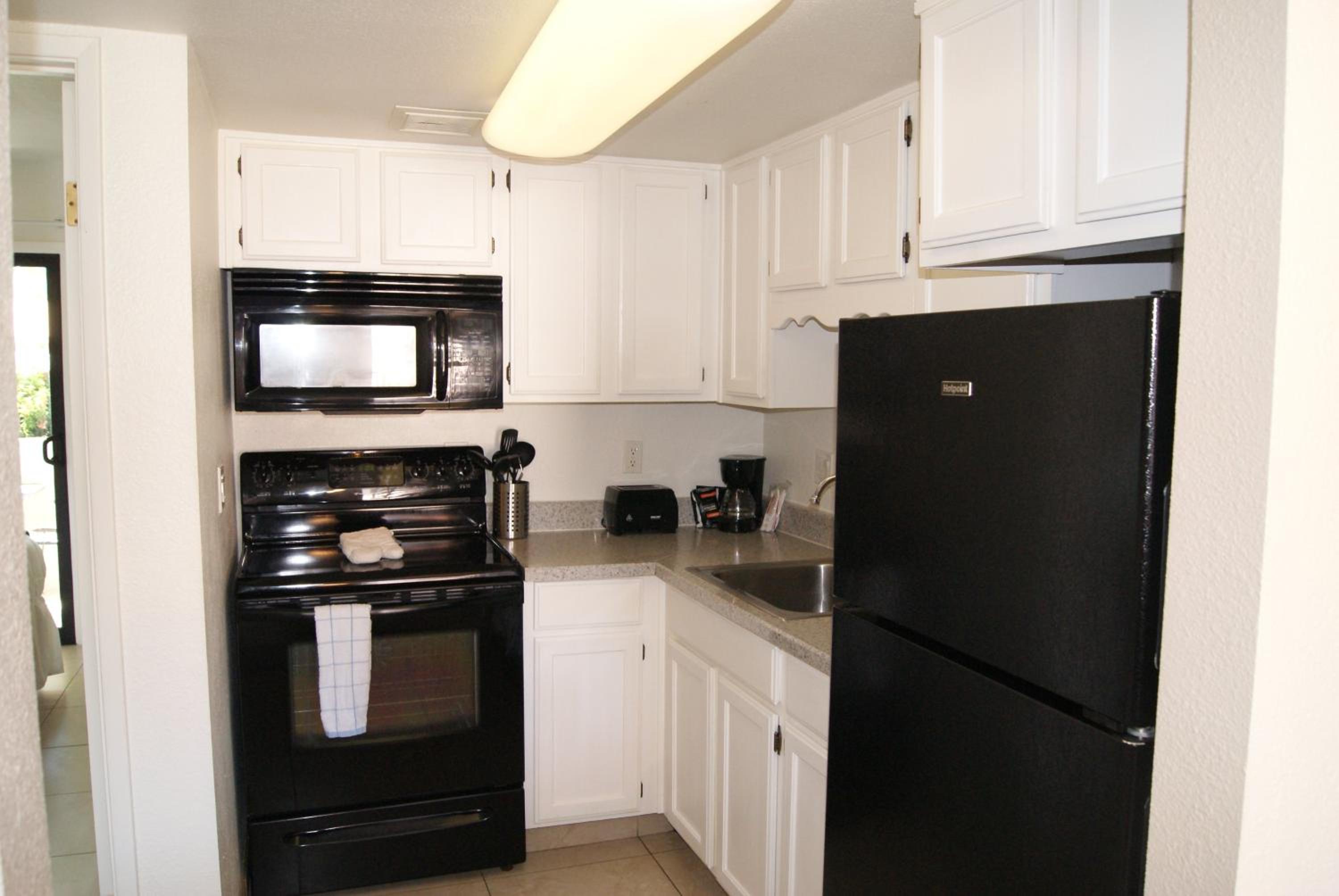 114 Fully Furnished 1BR Suite-Prime Location view 5
