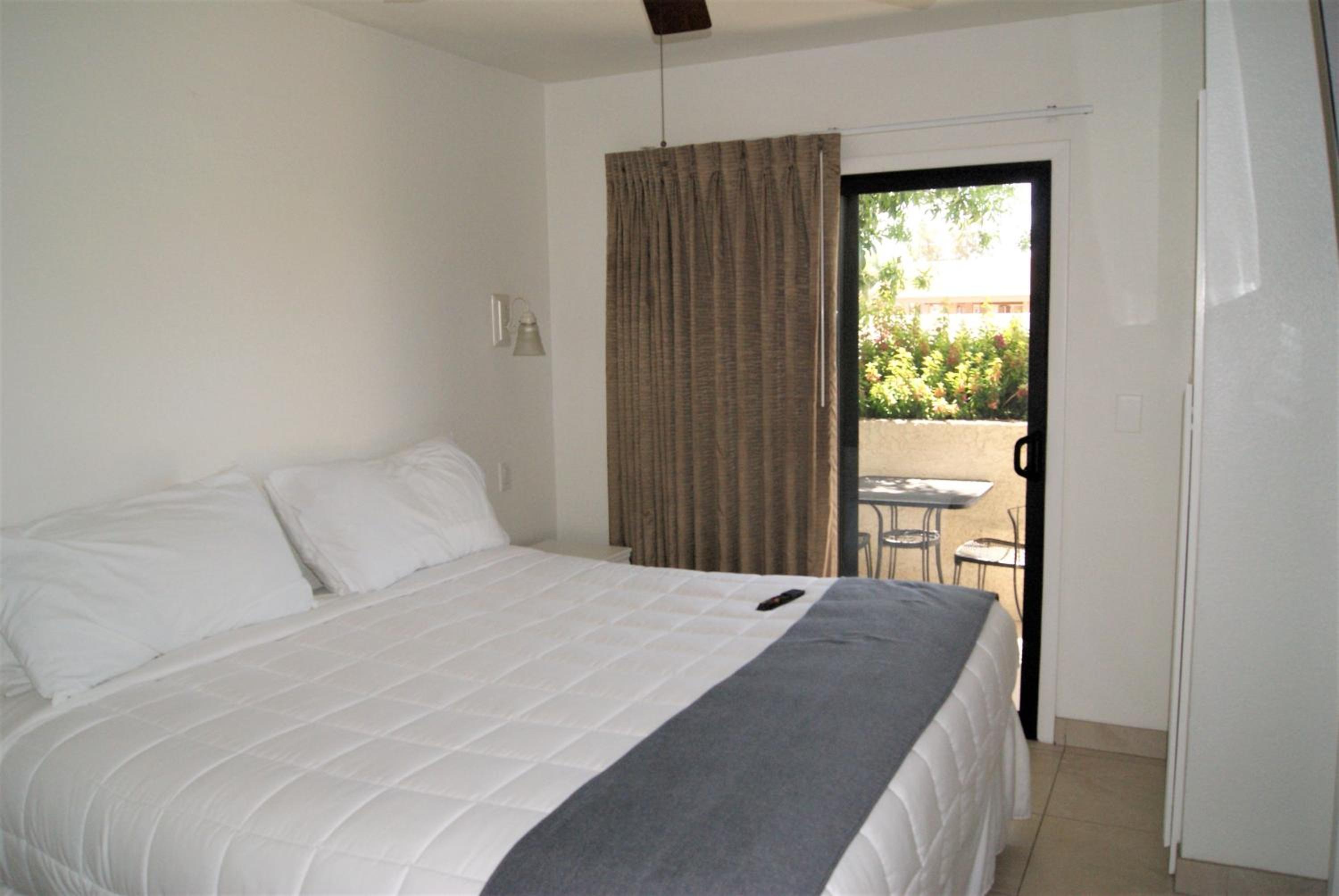 114 Fully Furnished 1BR Suite-Prime Location view 4