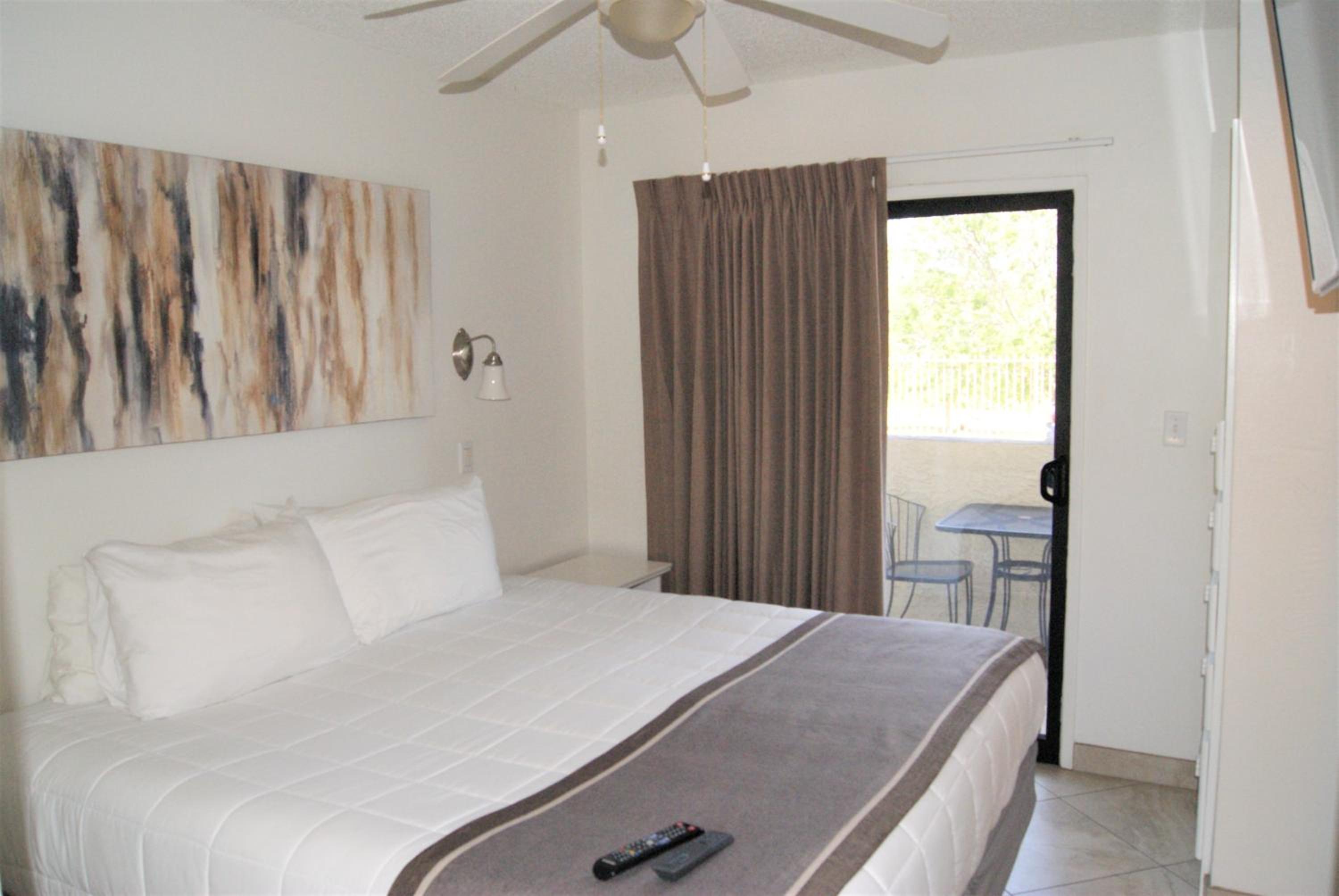 133 Fully Furnished, amenities galore view 3