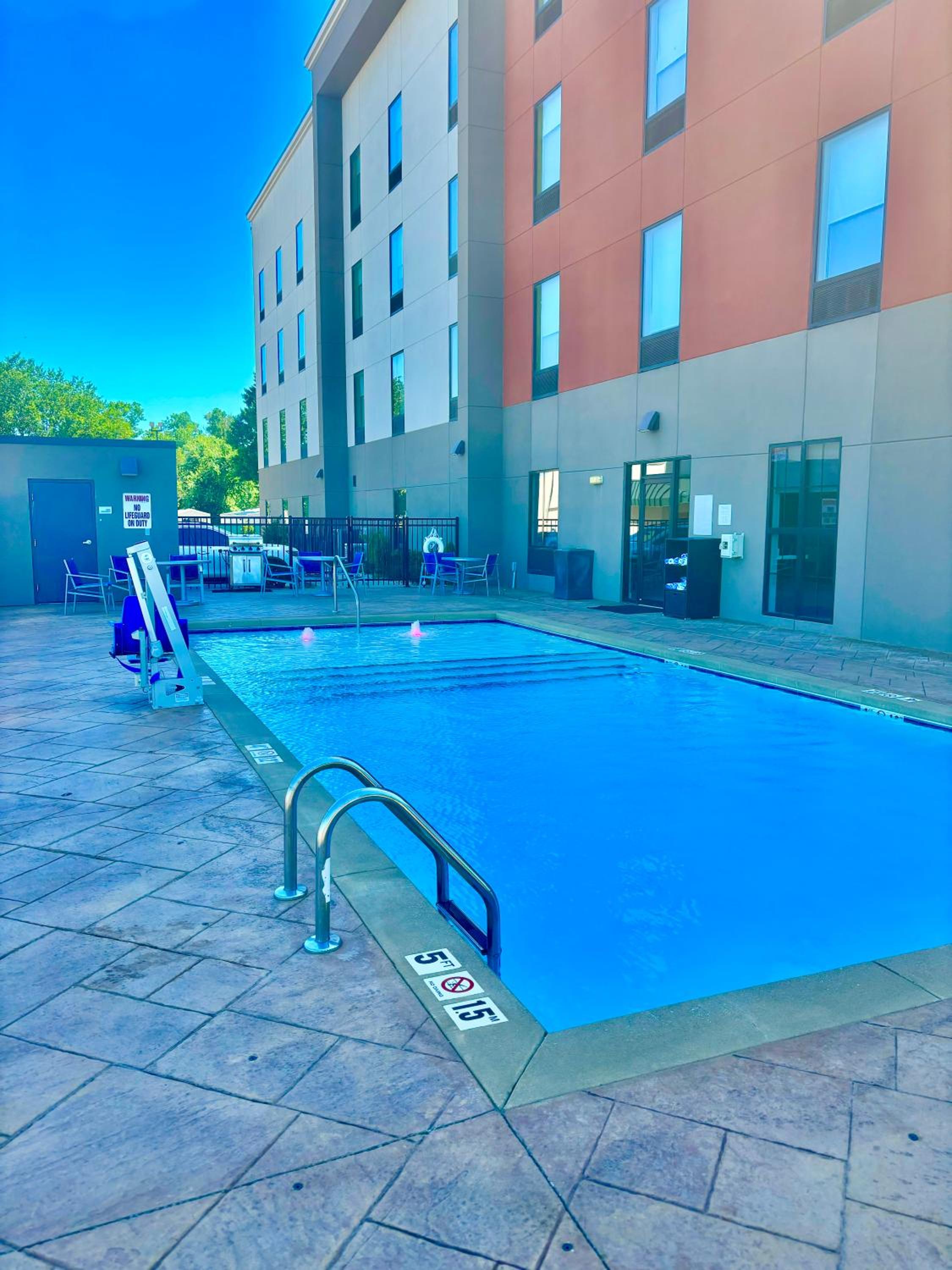Holiday Inn Express & Suites Tulsa East - Catoosa by IHG
