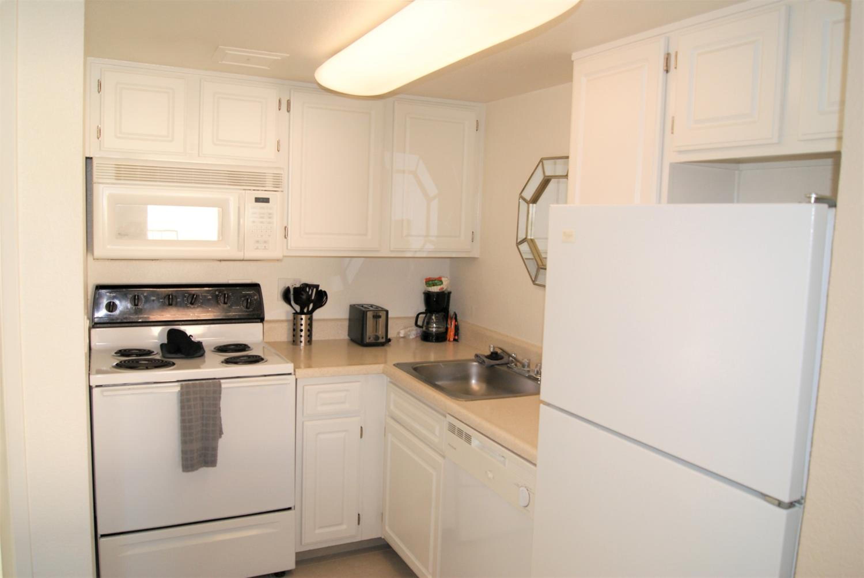 216-Fully Furnished 1BR Suite-Outdoor Pool - Property Image 20