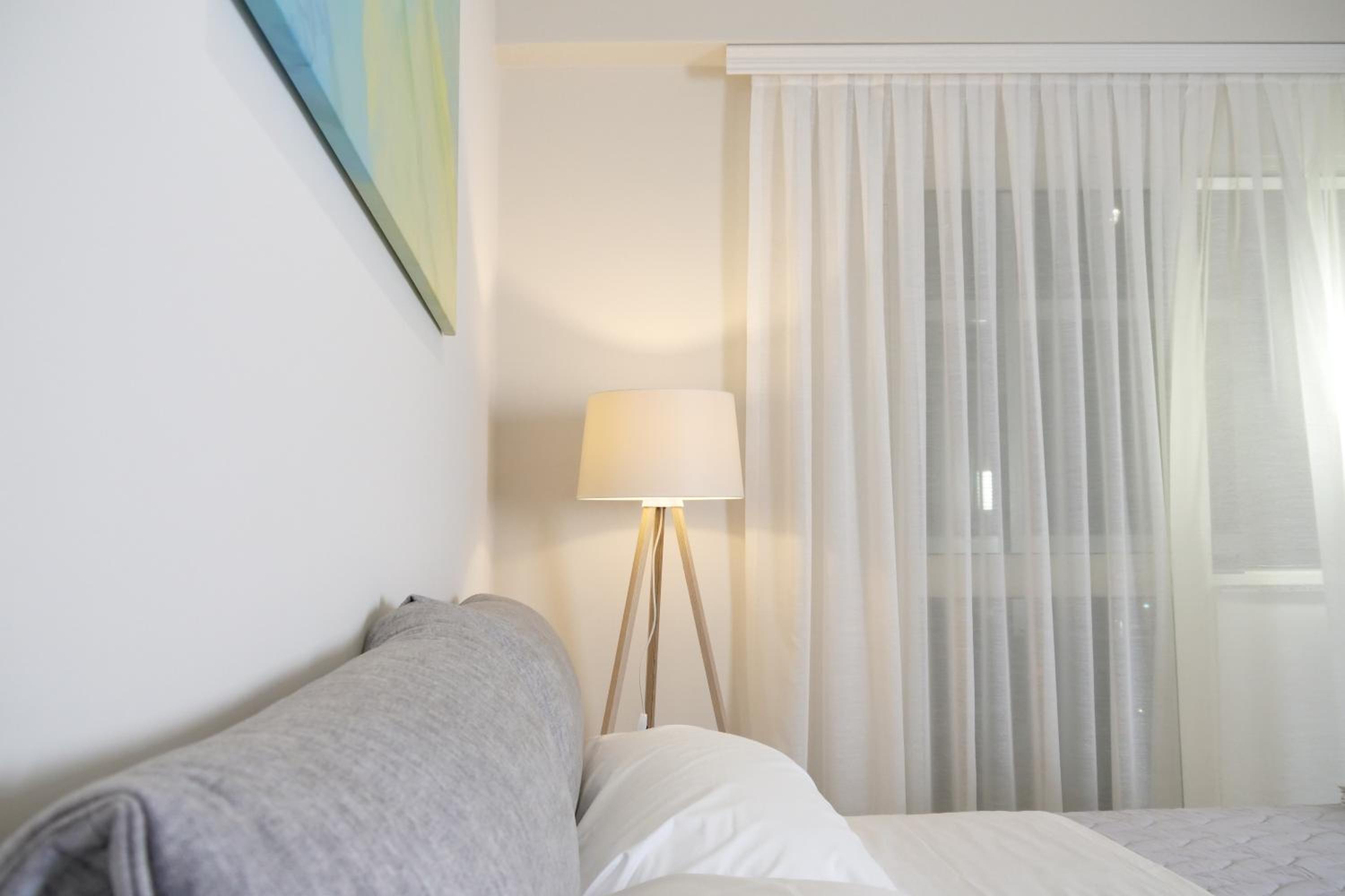 STAY-FIVE Modern Central Studios Self Check-in & Fast Wi-Fi