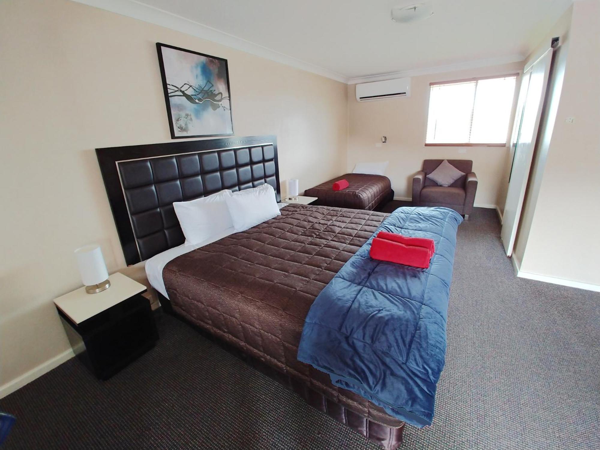 Almond Inn Motel