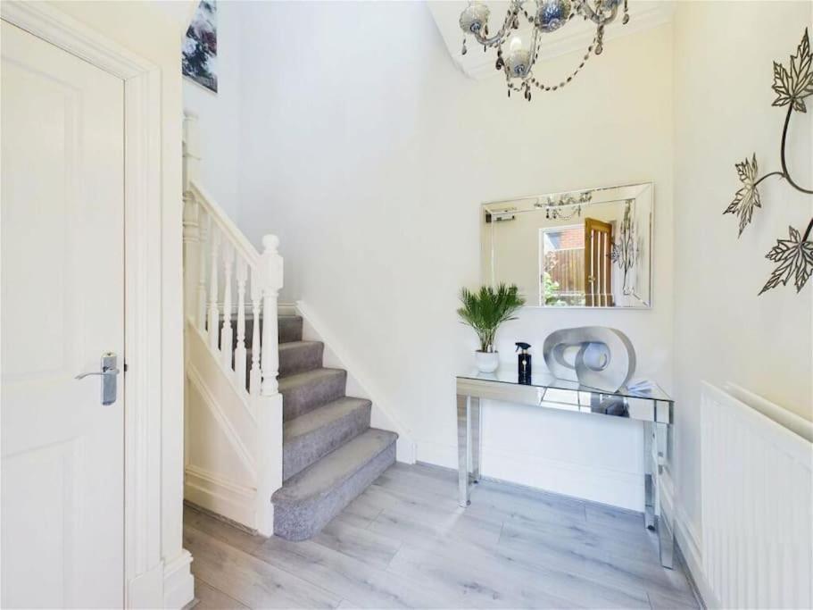 Upmarket Apartment in Ormskirk