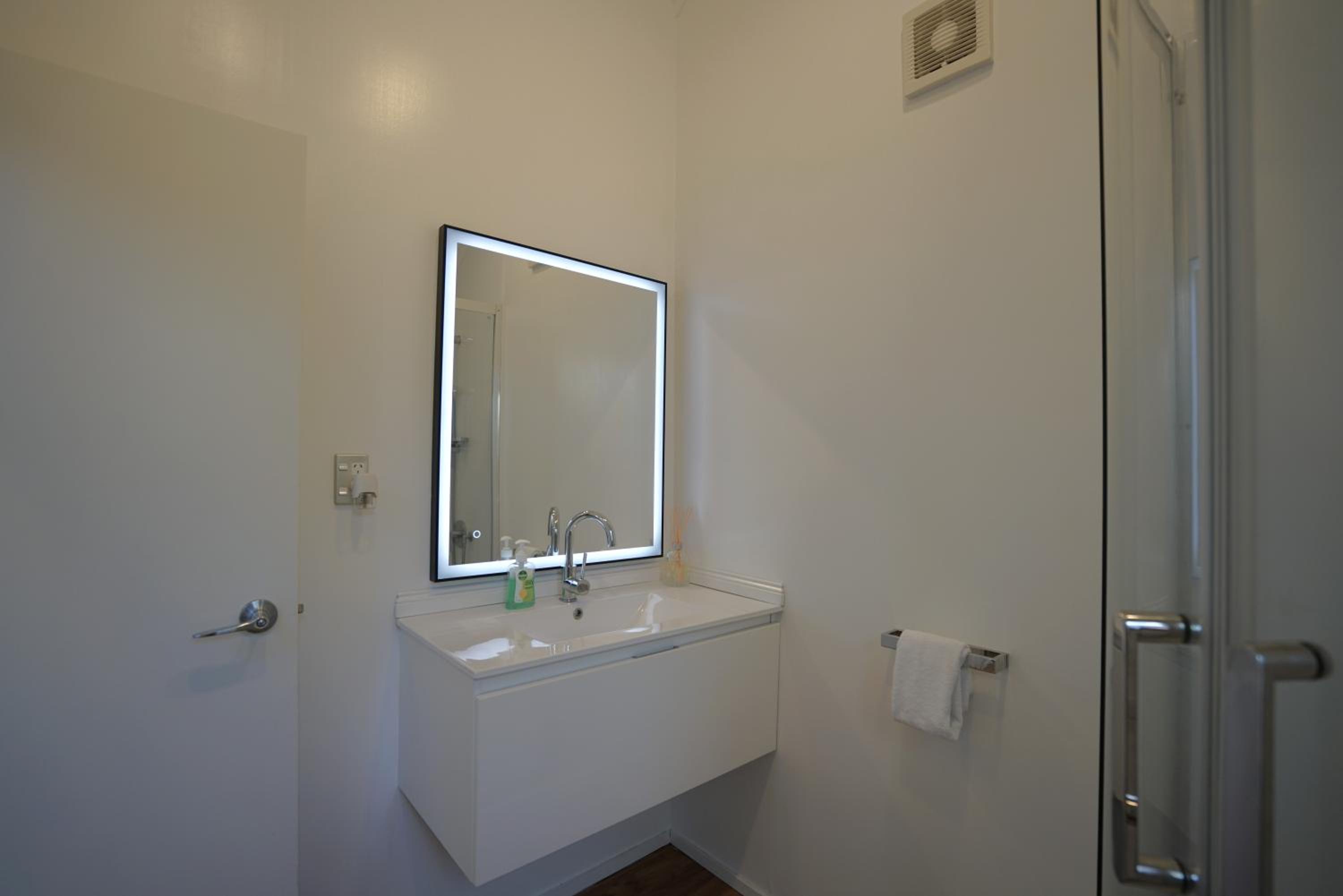 Palm Beach Perfection SPA Pool Free WIFI view 3