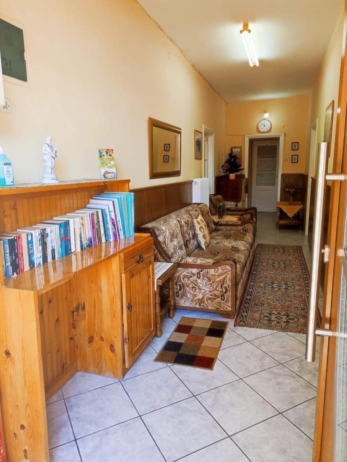 Myrsini Rooms