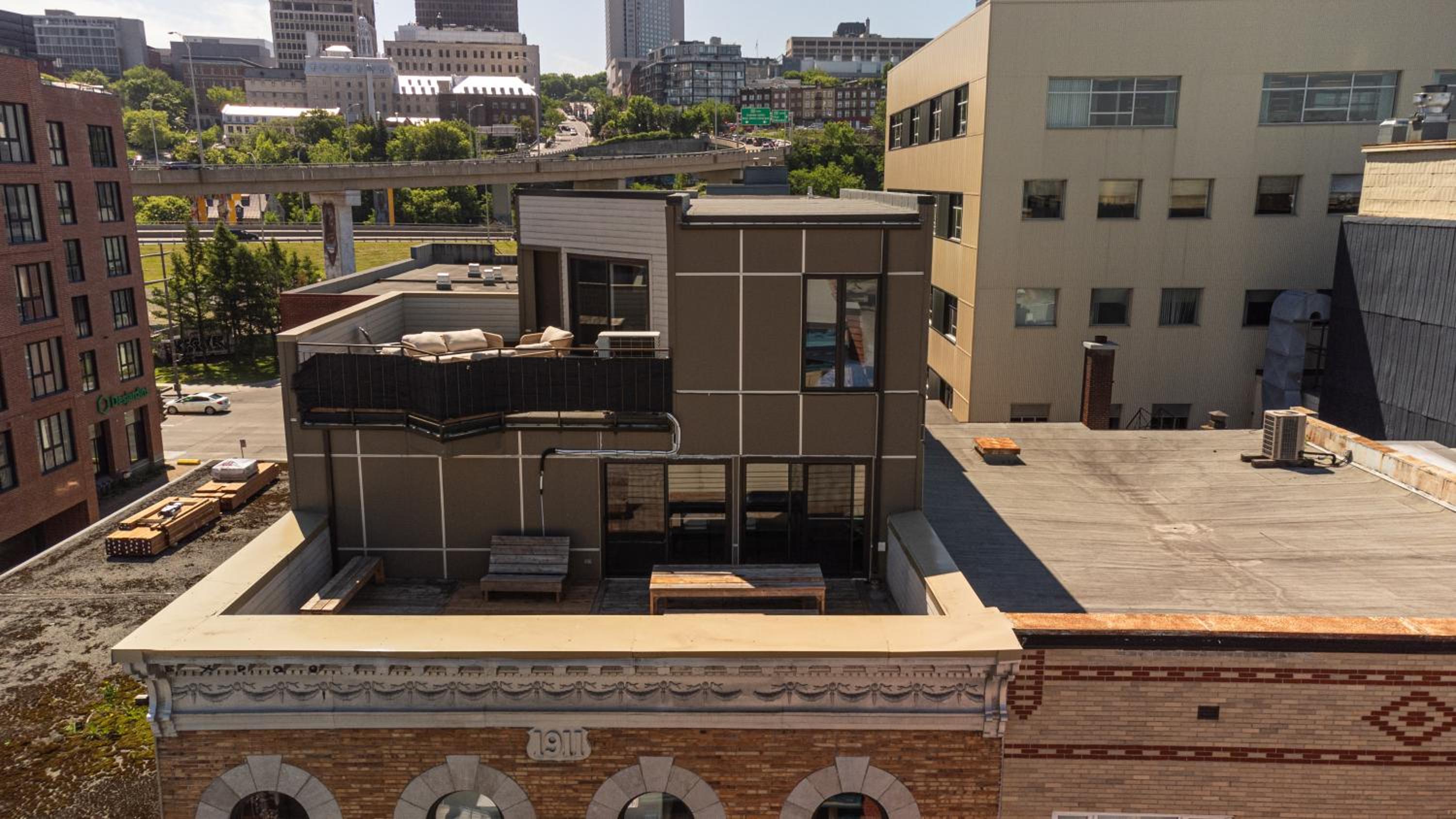 Deluxe Penthouse / / 2 in 1 Downtown Quebec City