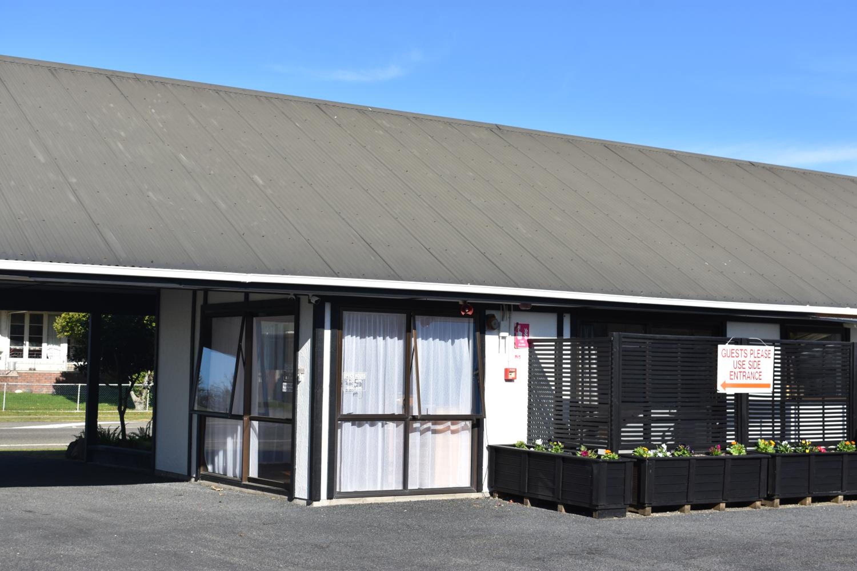 Magnolia Court Motel