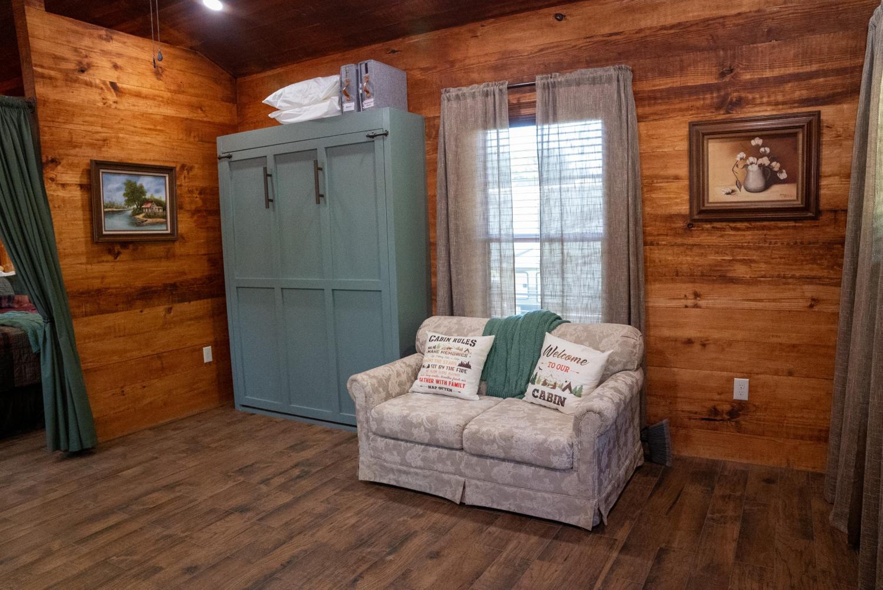 Riley's Retreat Cabin view 3