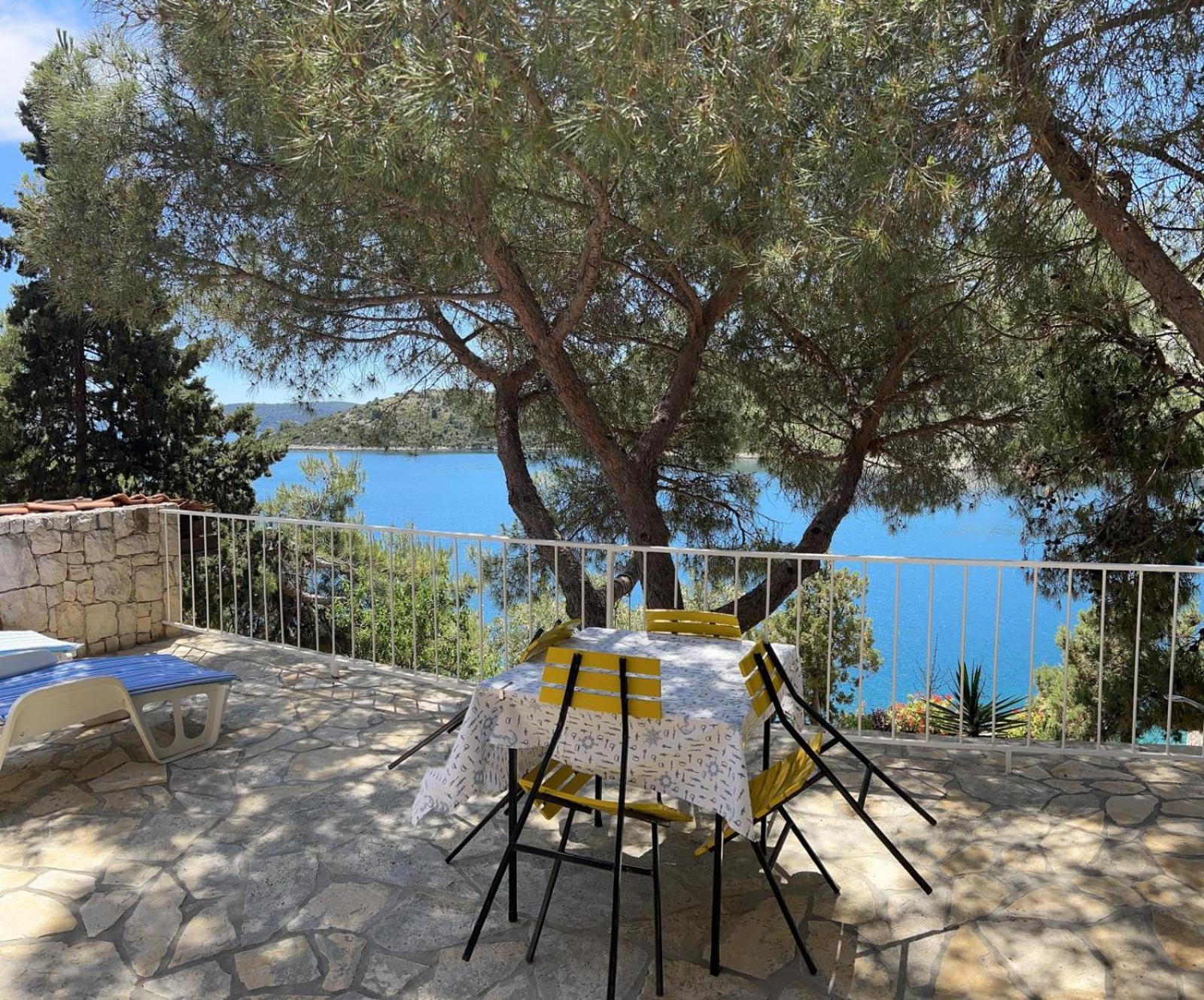 Seaview Shadow House
