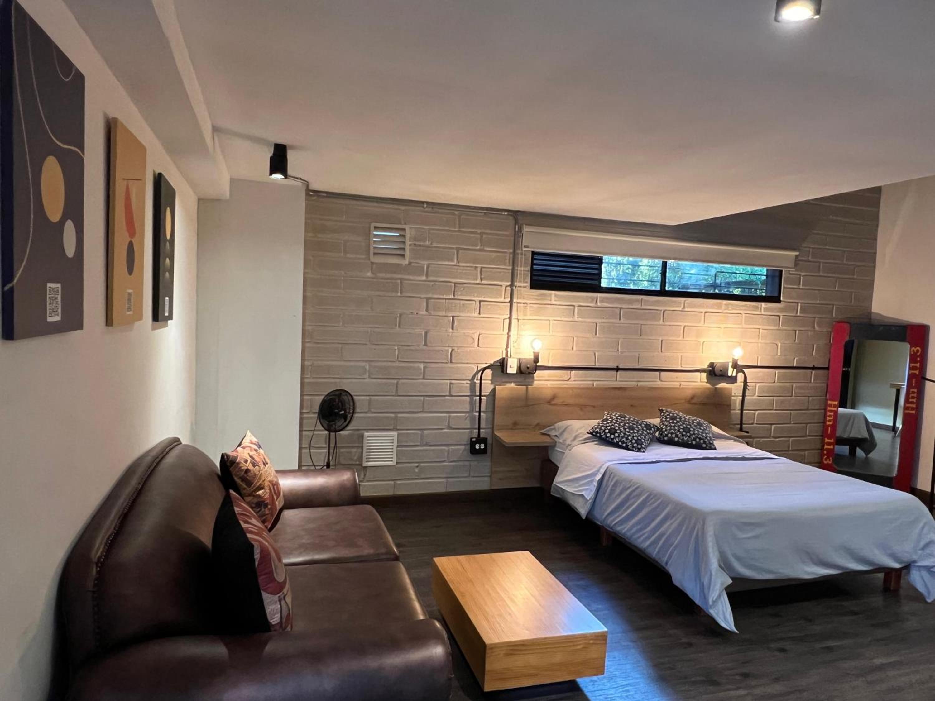 FRN101 Cozy loft located in a popular in Poblado By Roots Rentals