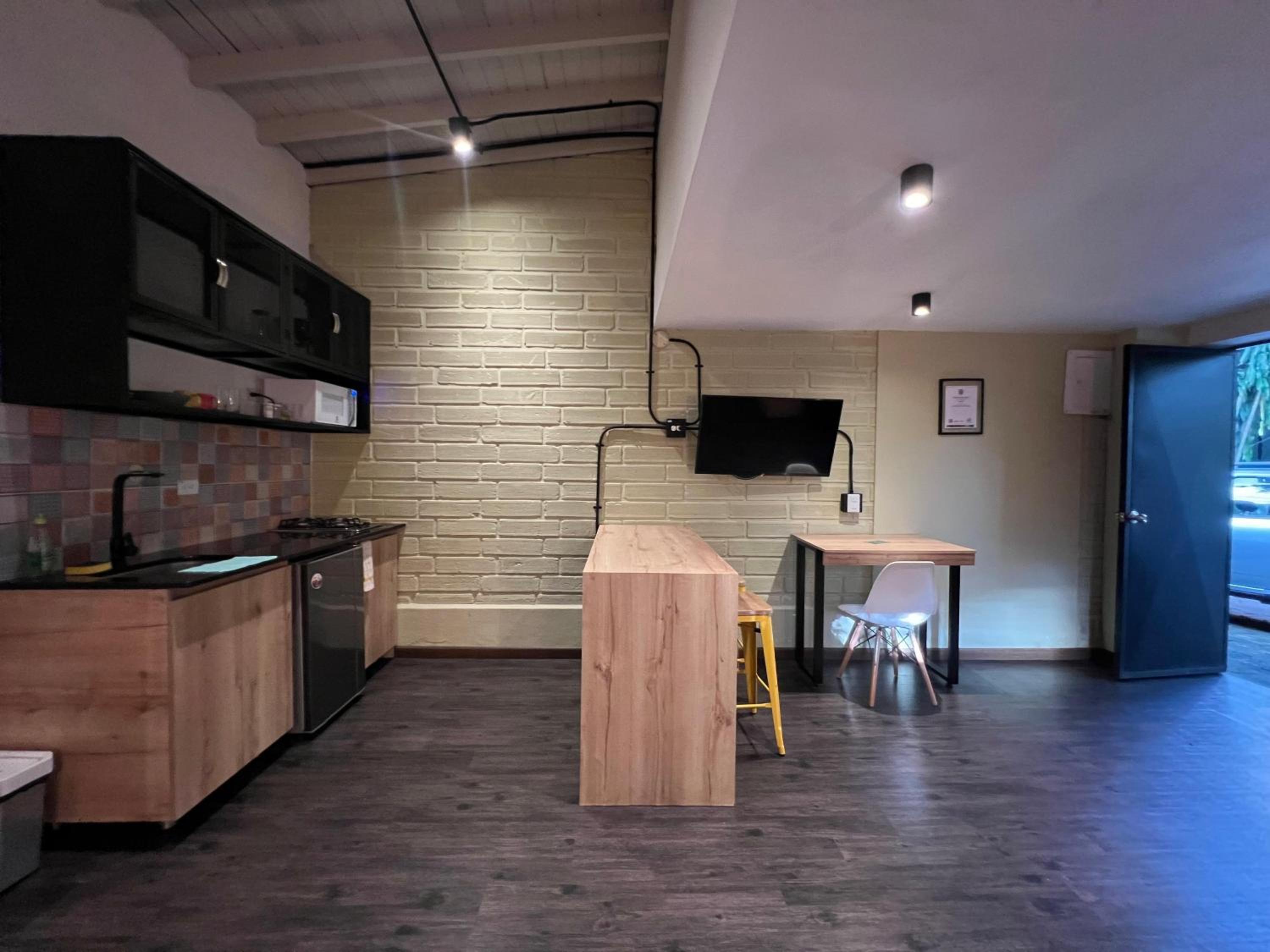 FRN101 Cozy loft located in a popular in Poblado By Roots Rentals