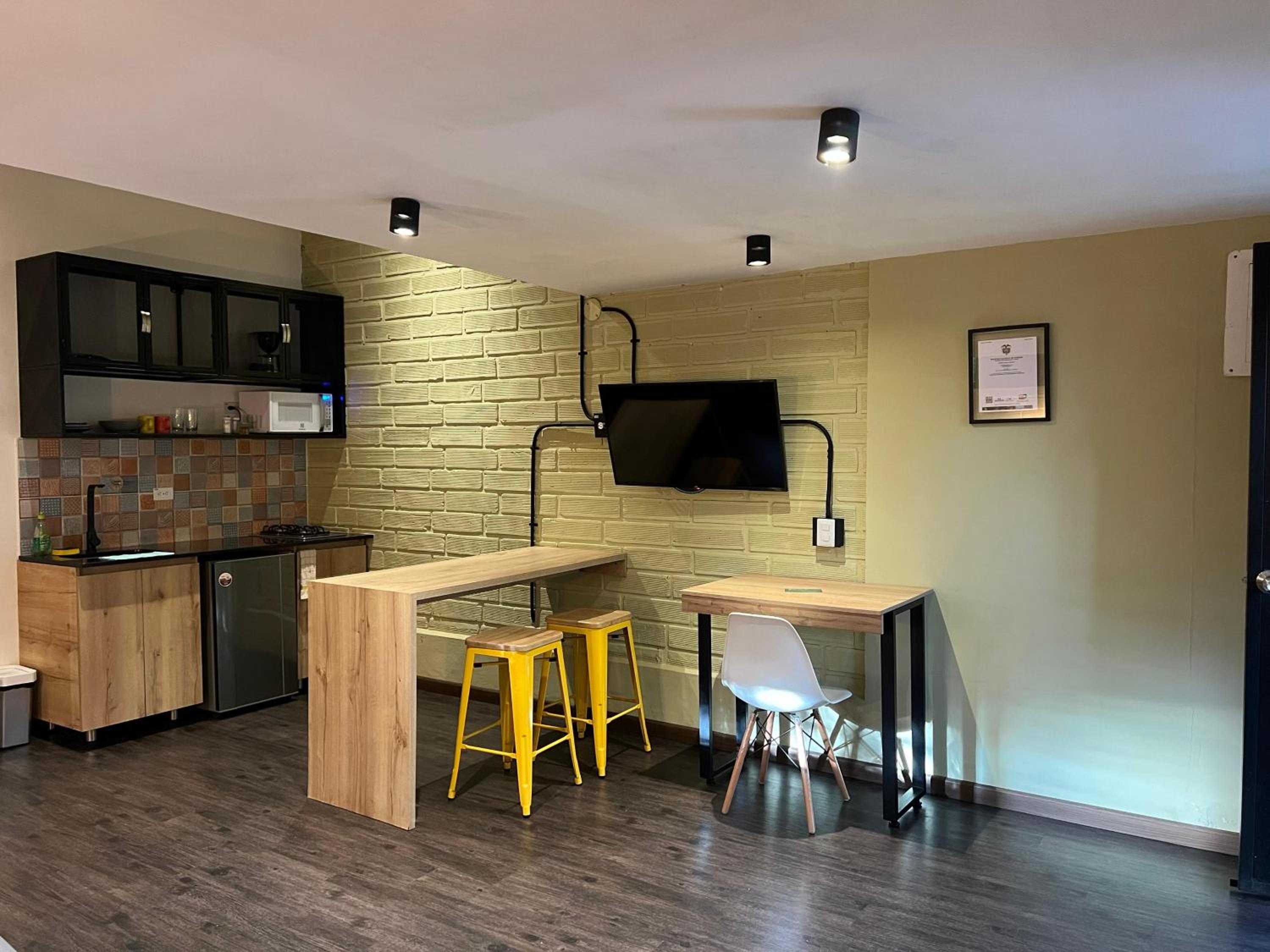 FRN101 Cozy loft located in a popular in Poblado By Roots Rentals