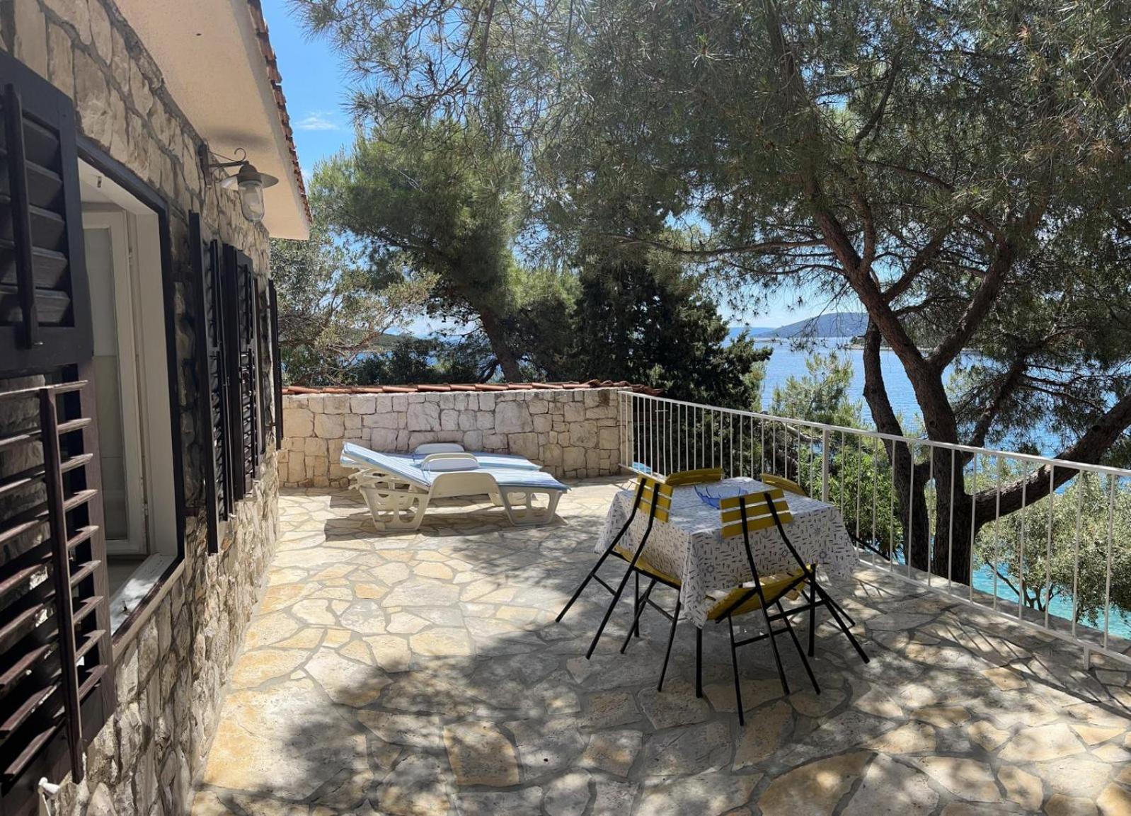 Seaview Shadow House
