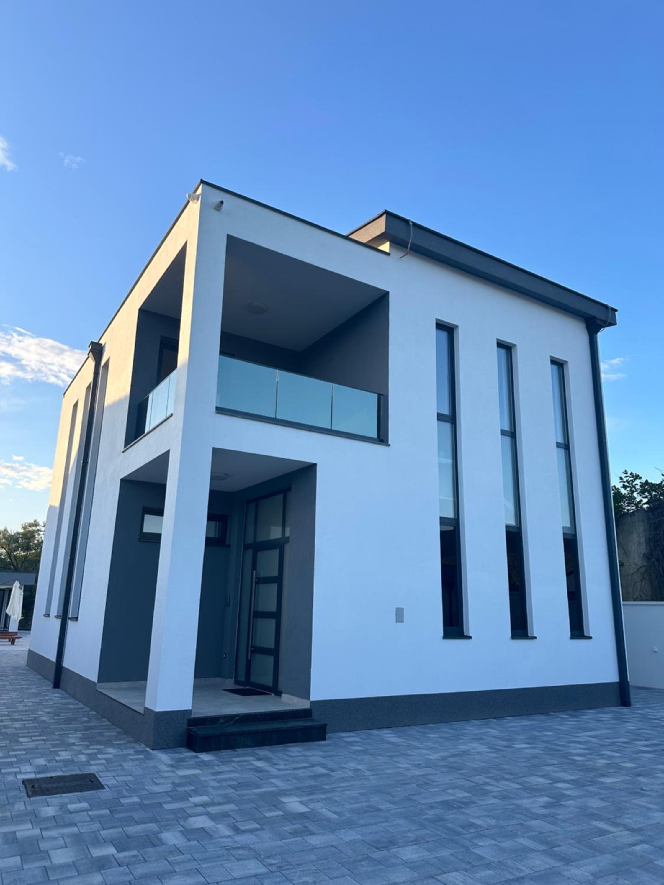 Villa H