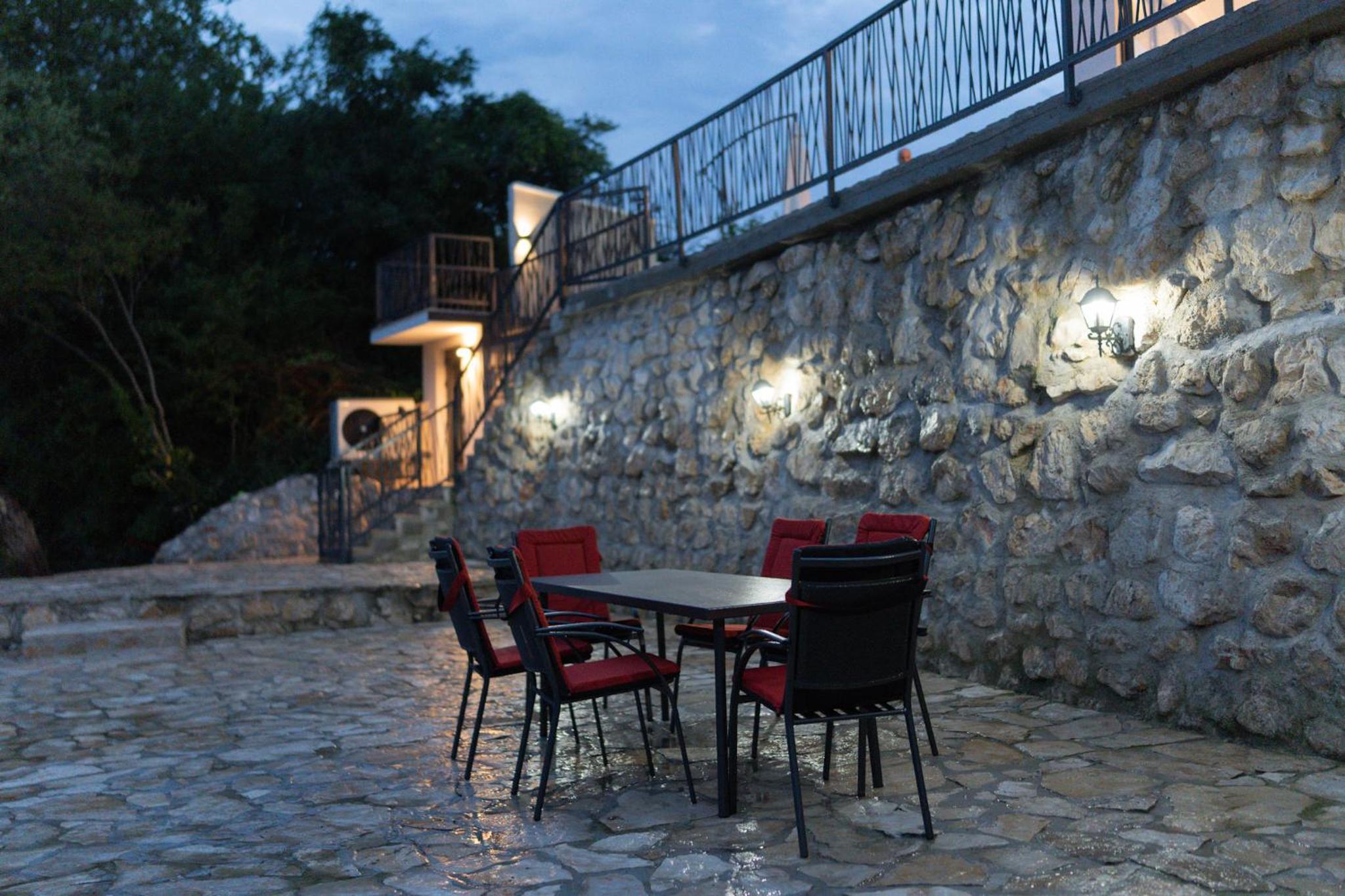 Villa H