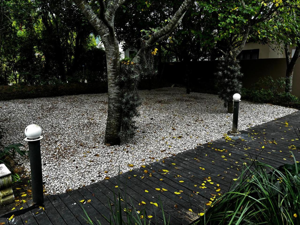 Botanica Guest House