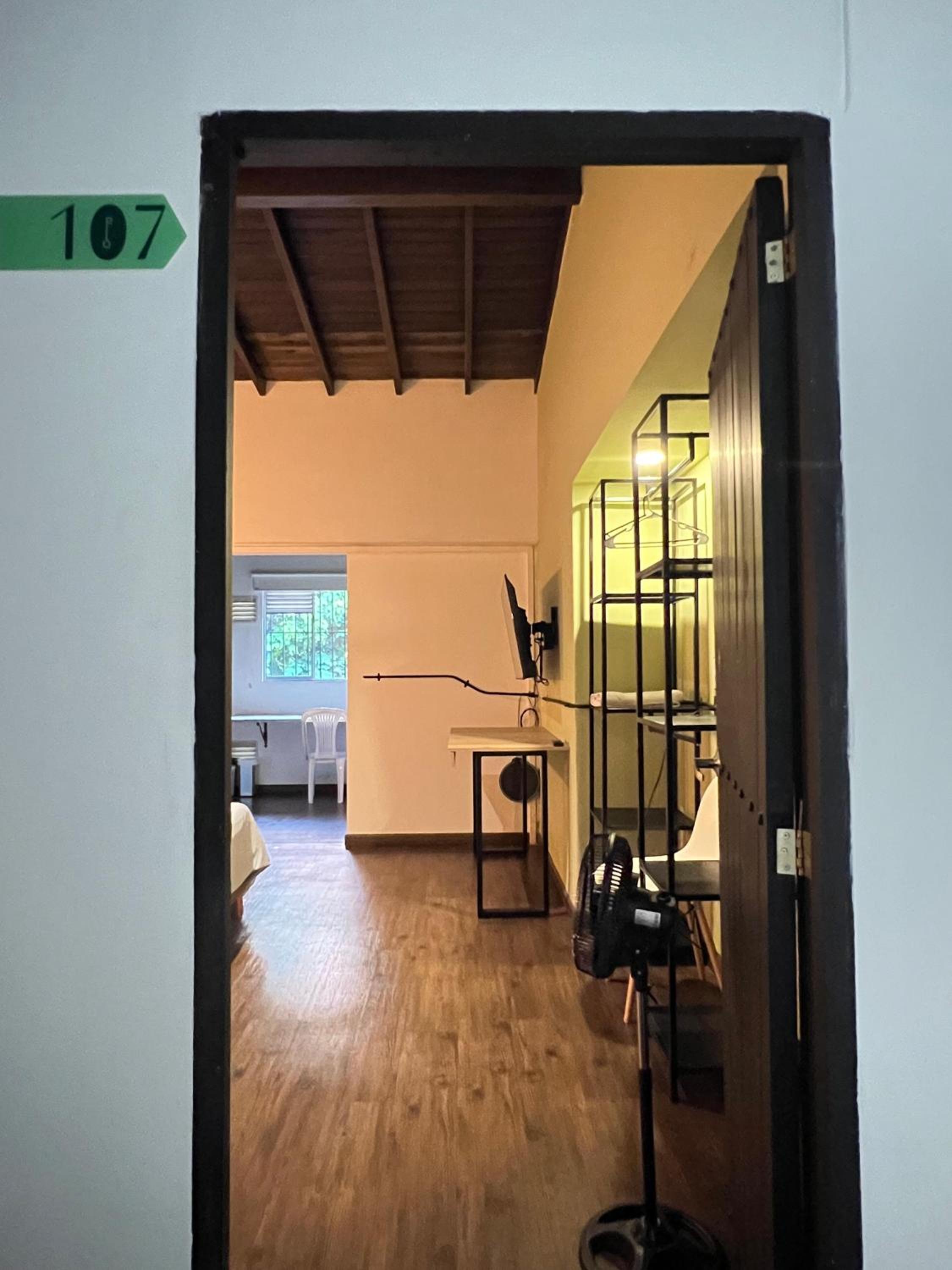 Loft equipado en Poblado cerca de Envigado FRN107 By Roots Rentals