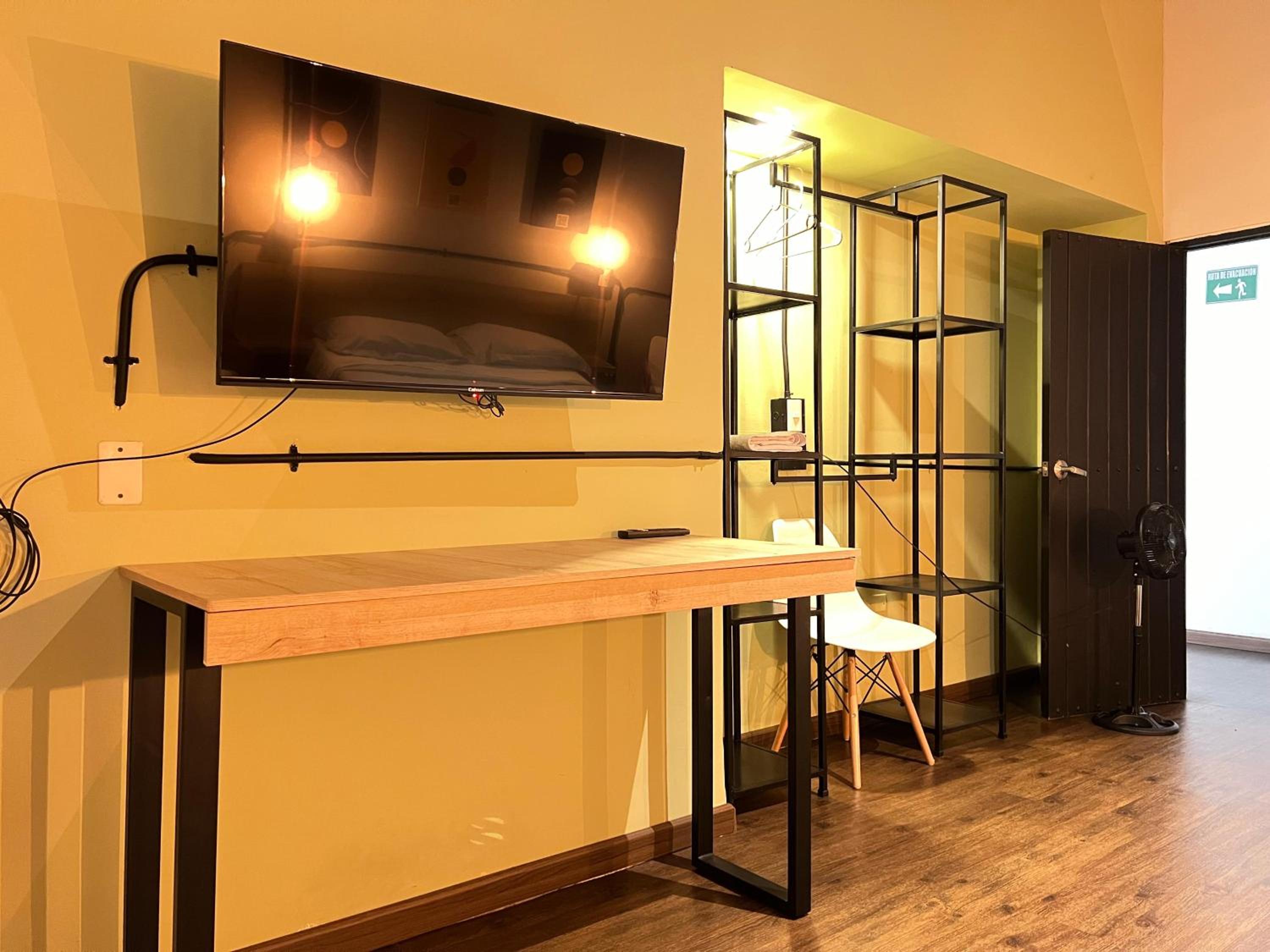 Loft equipado en Poblado cerca de Envigado FRN107 By Roots Rentals