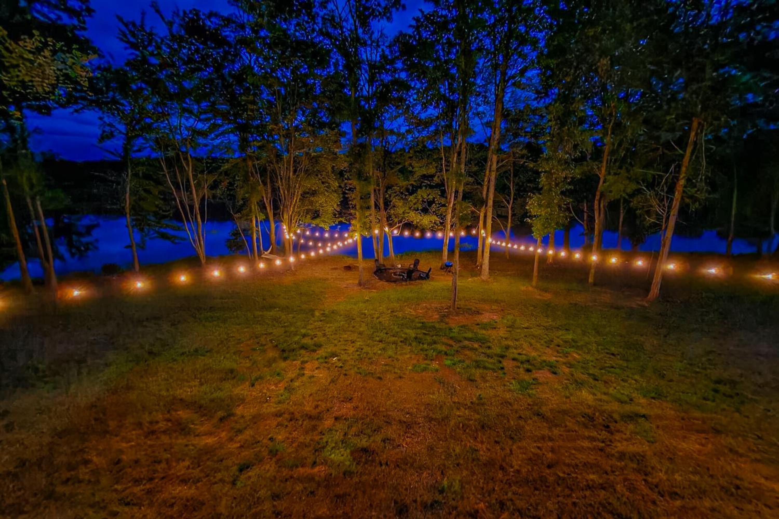 Family Fun! Riverside Home with Fire Pit