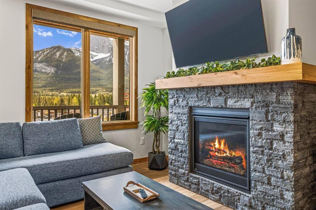 Luxury Mountain Haven Views Hot Tub Central Bridgette Bar Main St
