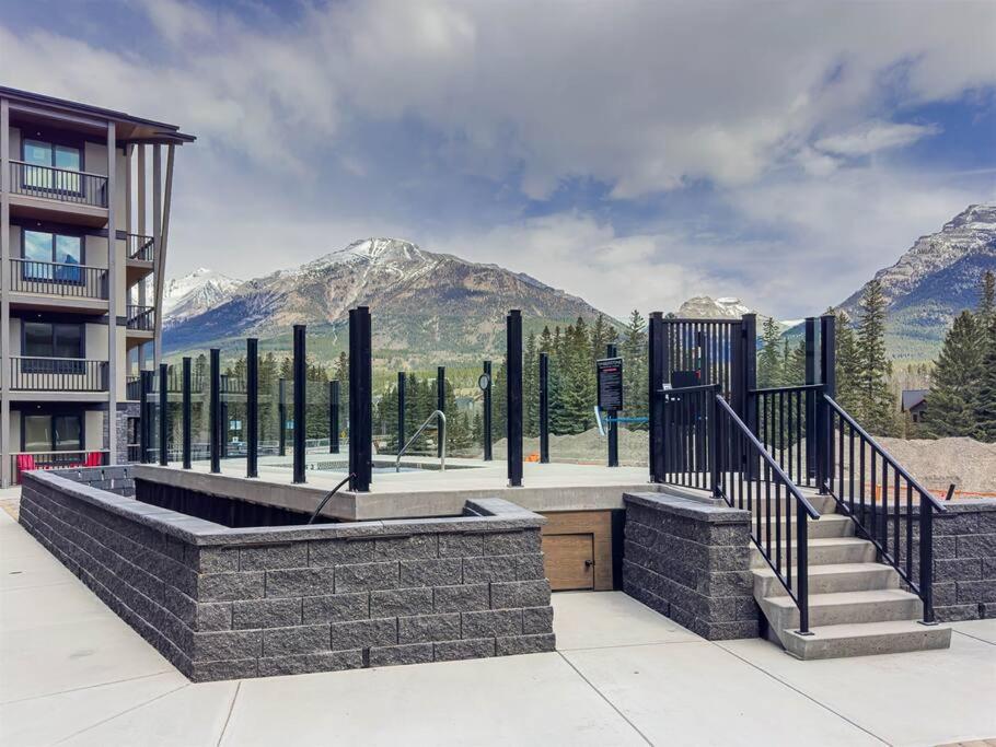 Luxury Mountain Haven Views Hot Tub Central Bridgette Bar Main St
