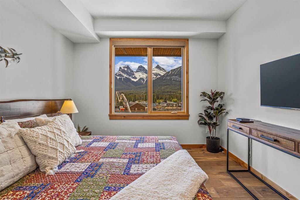 Luxury Mountain Haven Views Hot Tub Central Bridgette Bar Main St