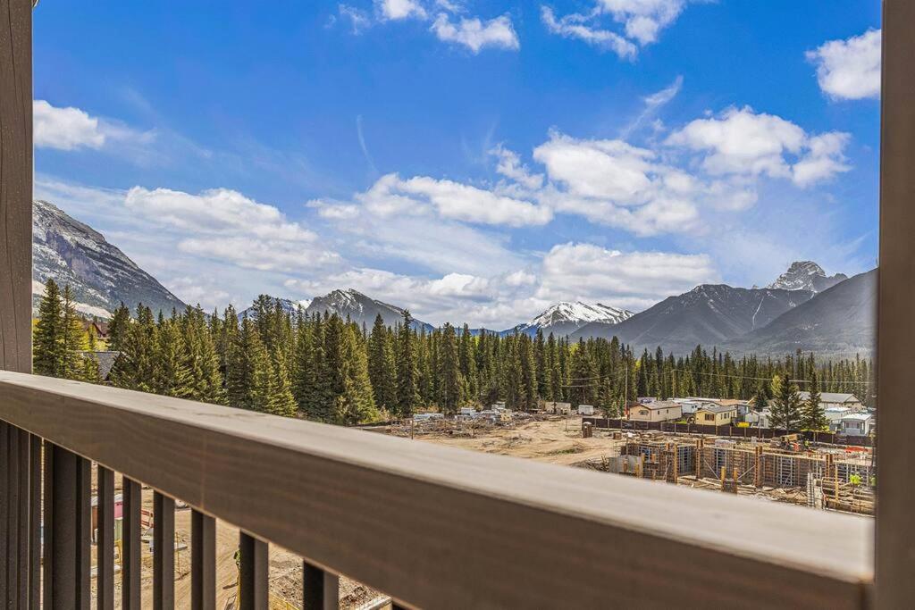 Luxury Mountain Haven Views Hot Tub Central Bridgette Bar Main St