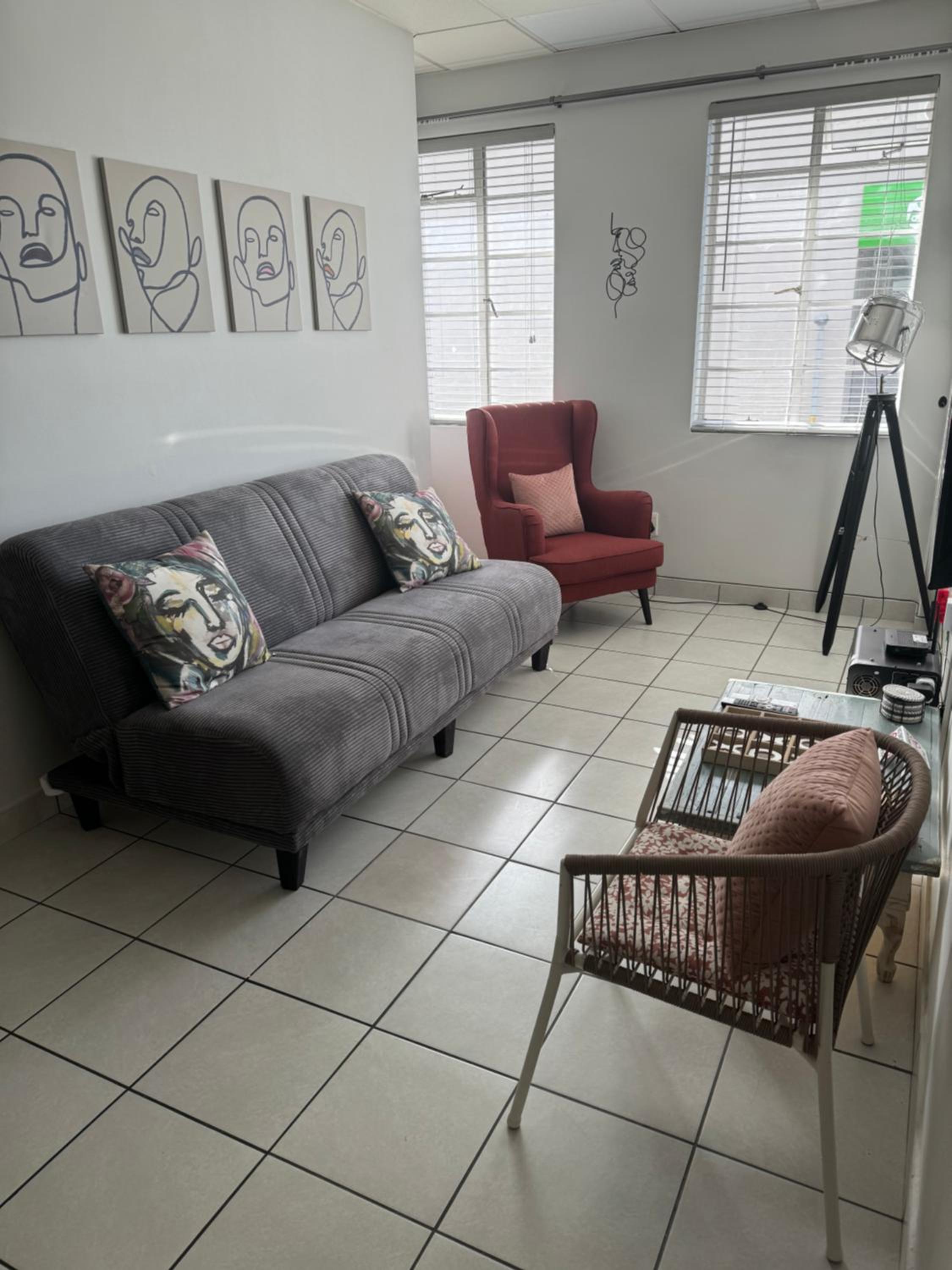The Silhouette - Paarl - Self Catering Apartment