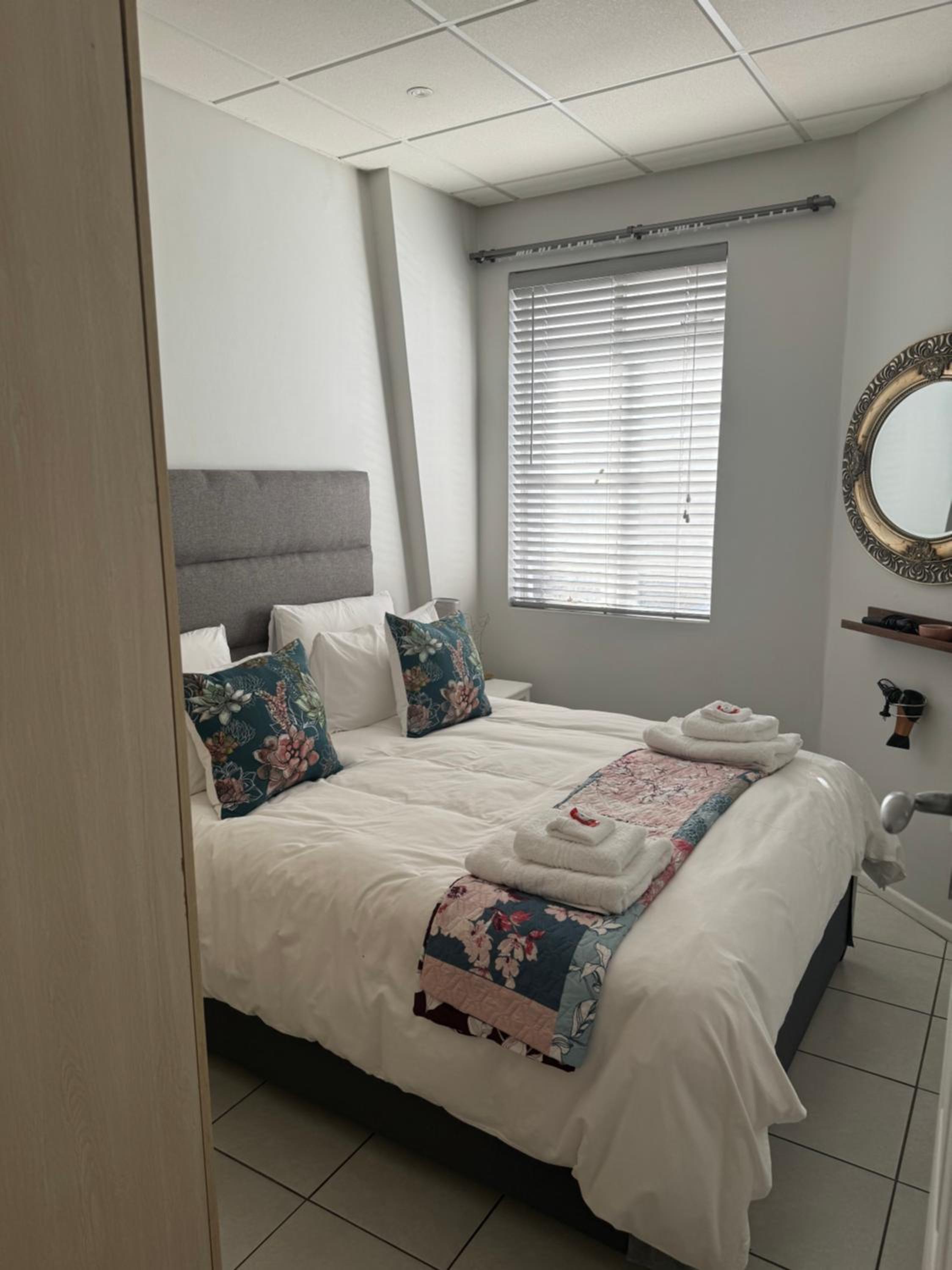 The Silhouette - Paarl - Self Catering Apartment