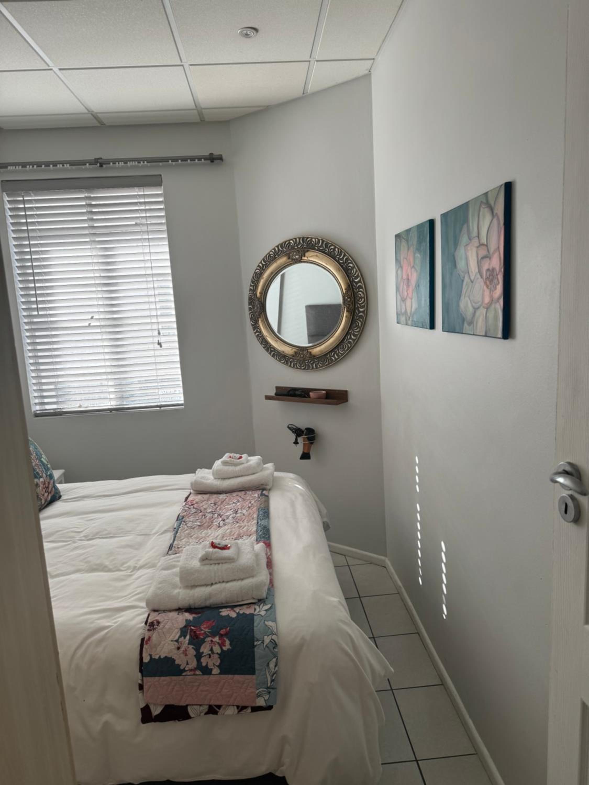 The Silhouette - Paarl - Self Catering Apartment