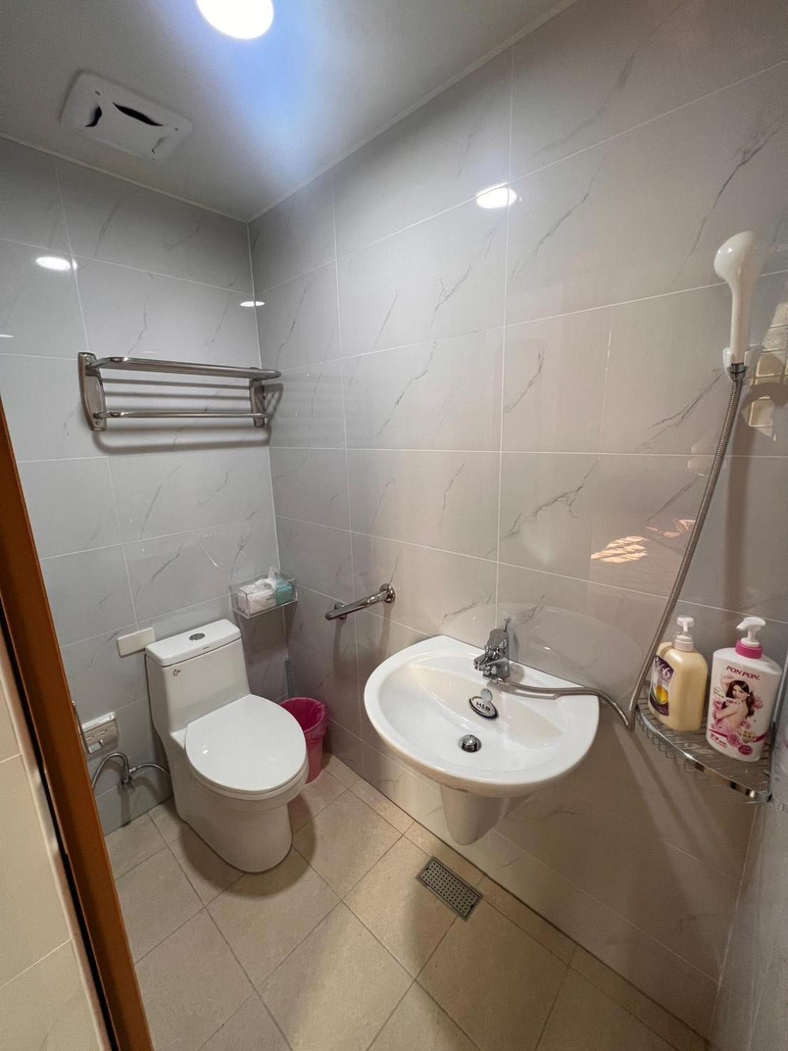 Taiwan Third Line Fengjing B&B view 4