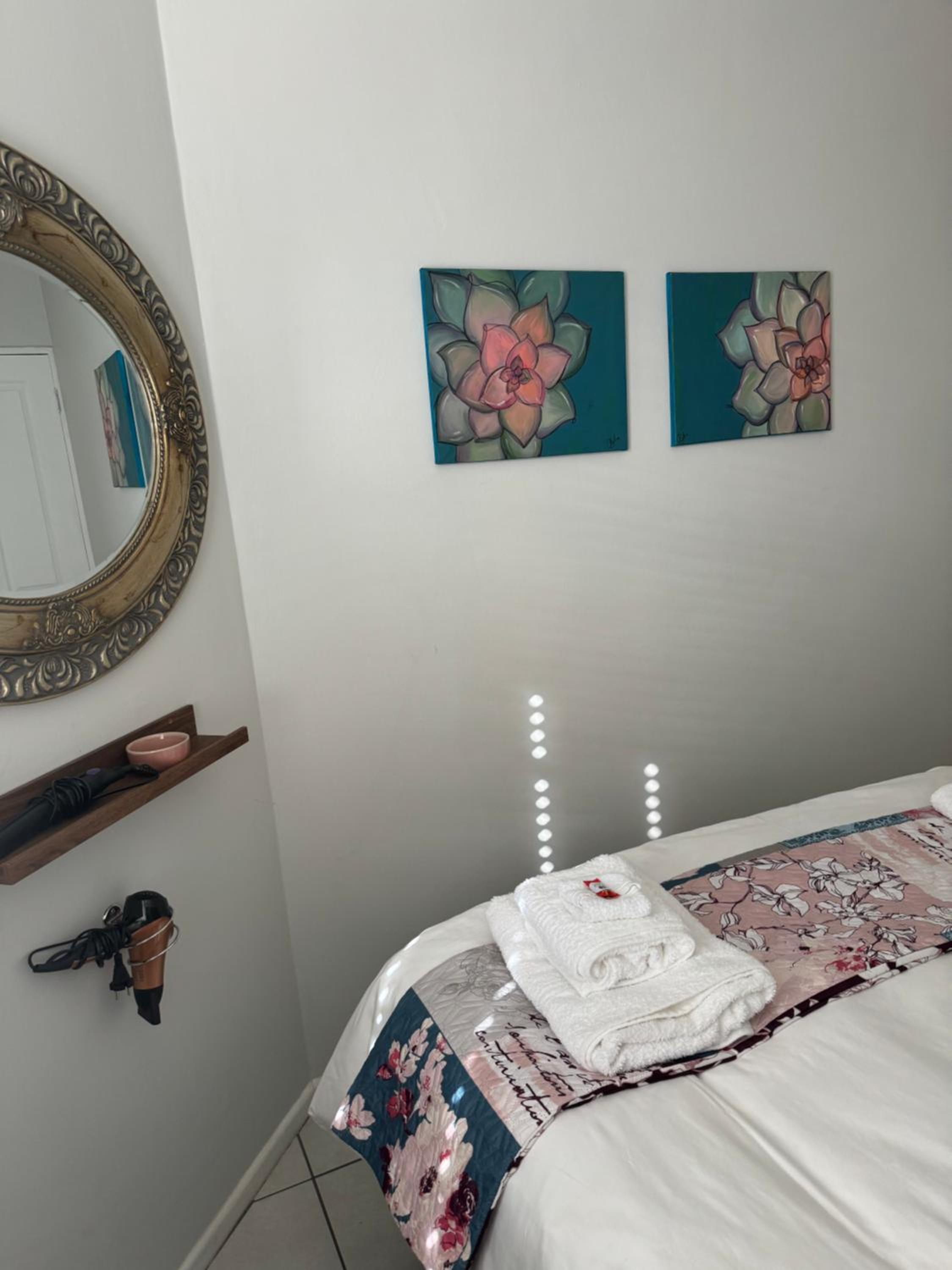 The Silhouette - Paarl - Self Catering Apartment
