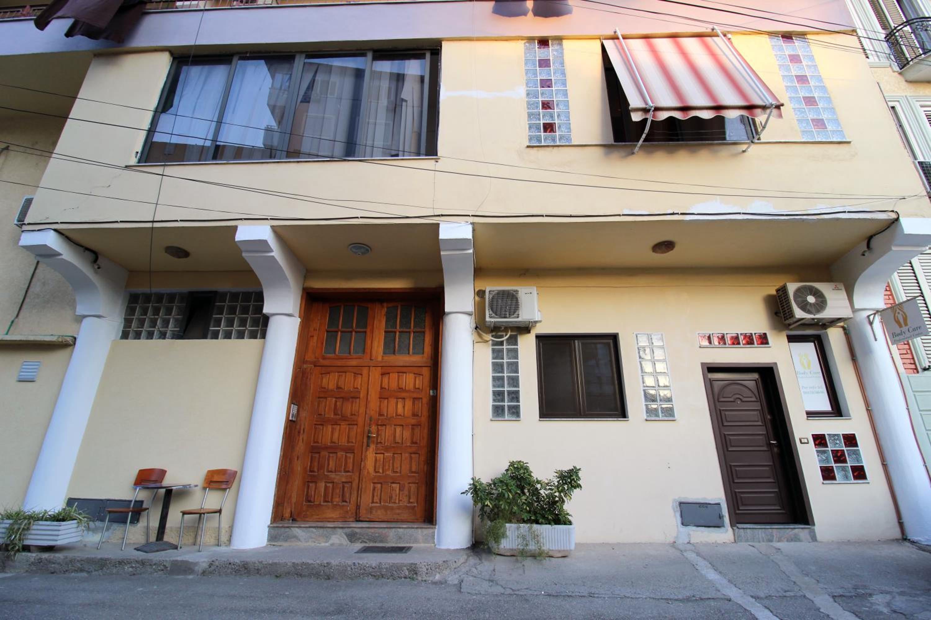 Central Apartments Shoshi