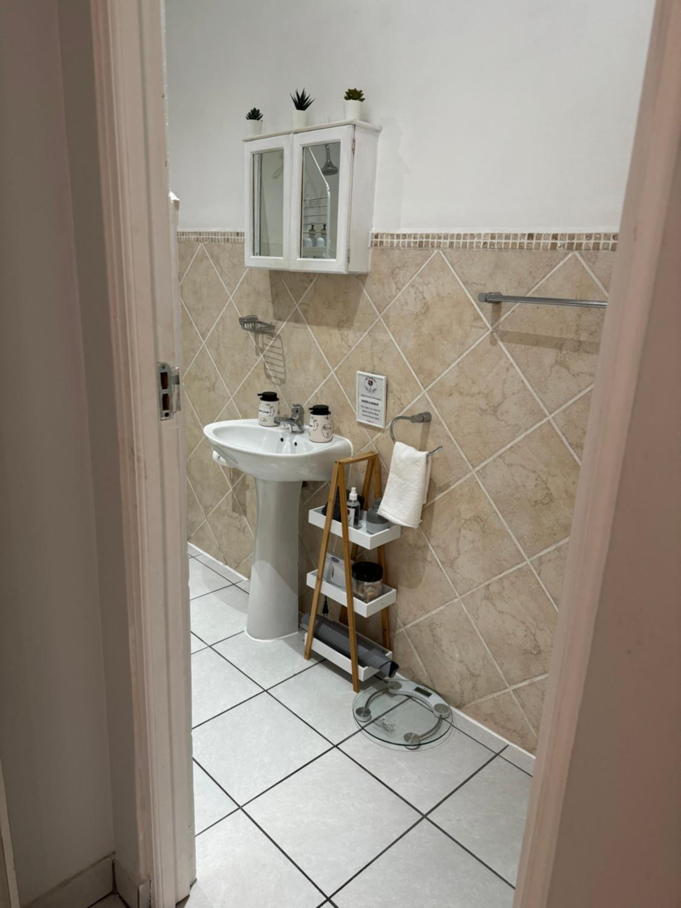 The Silhouette - Paarl - Self Catering Apartment