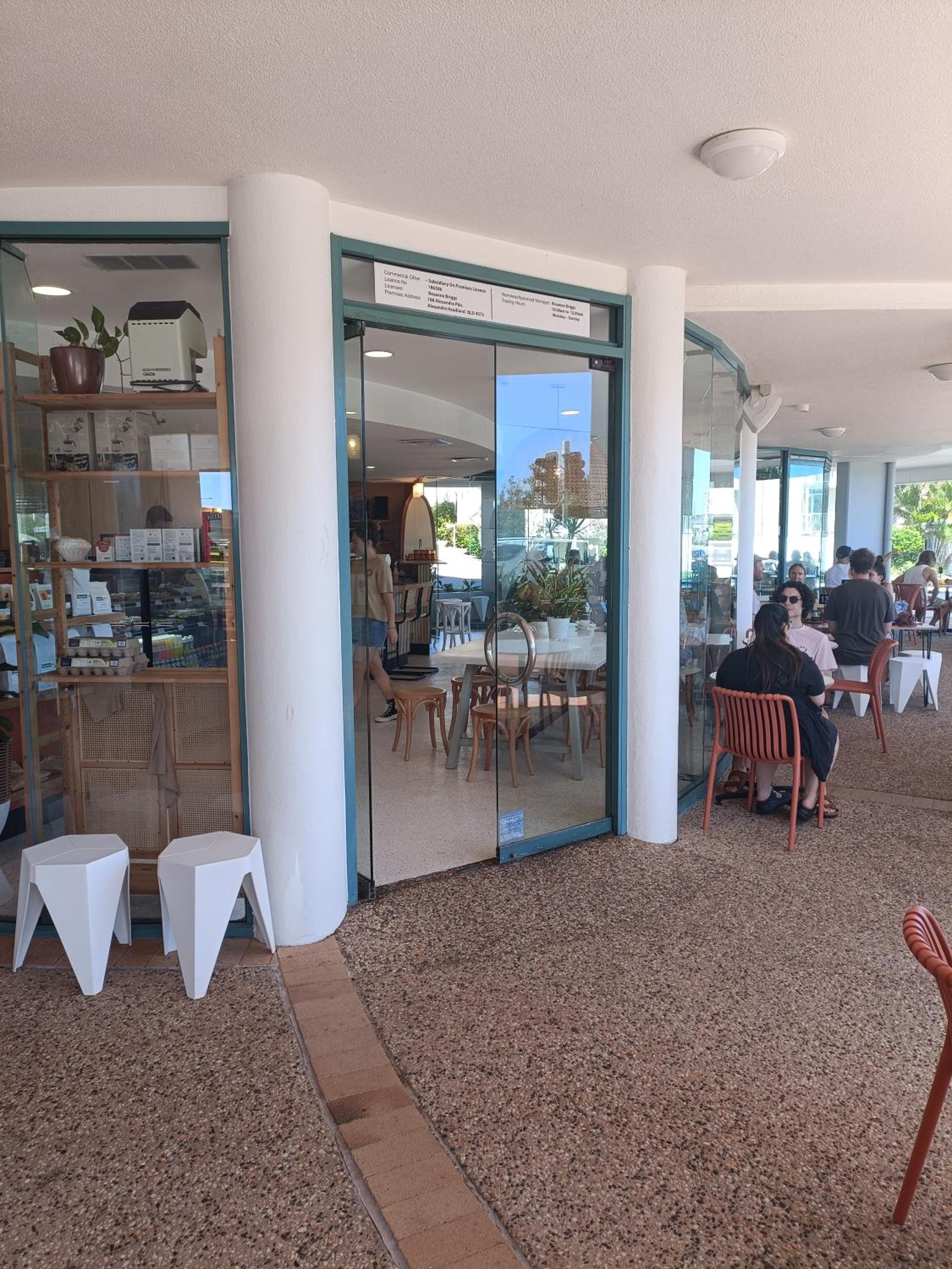 Grand Palais Boolarong Beachside Apartments