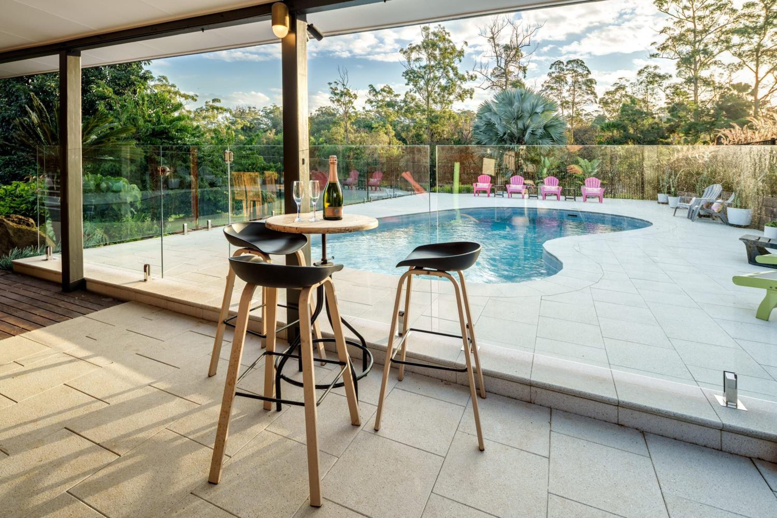 The Hideaway - Chic Farmhouse 15min to beaches
