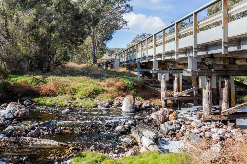 Unique Wooden Cabin for Couples - Frankland River Cabin
