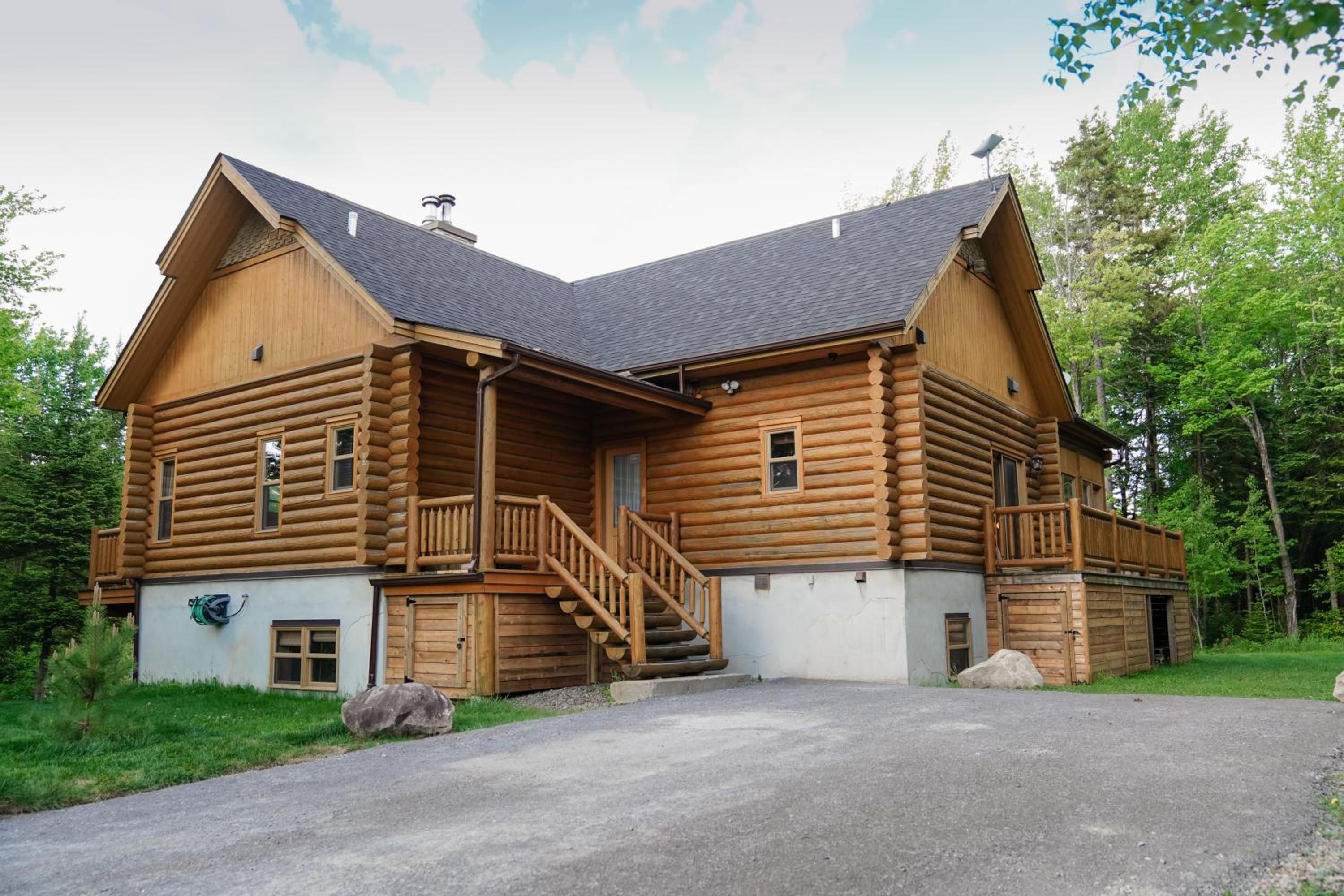 Chalet Golden Bear - Fiddler Lake