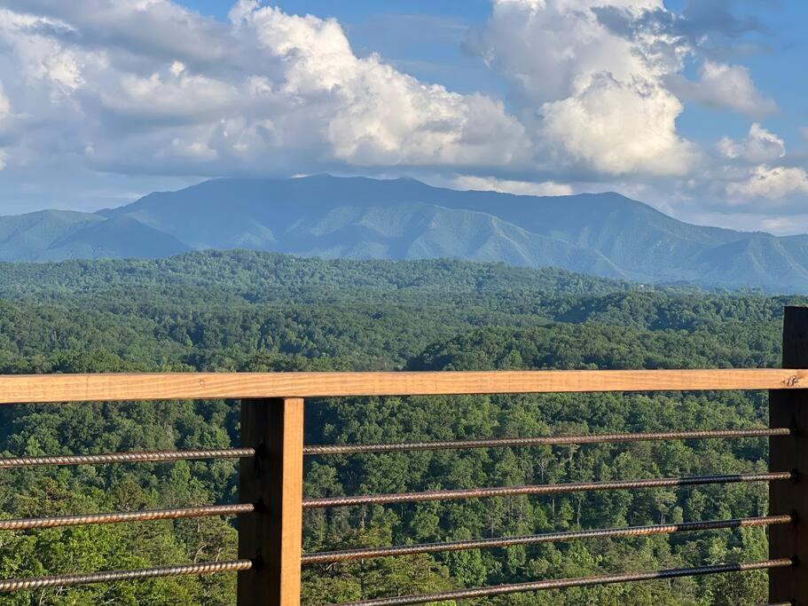 New Cabin with a Spectacular view pet friendly view 3