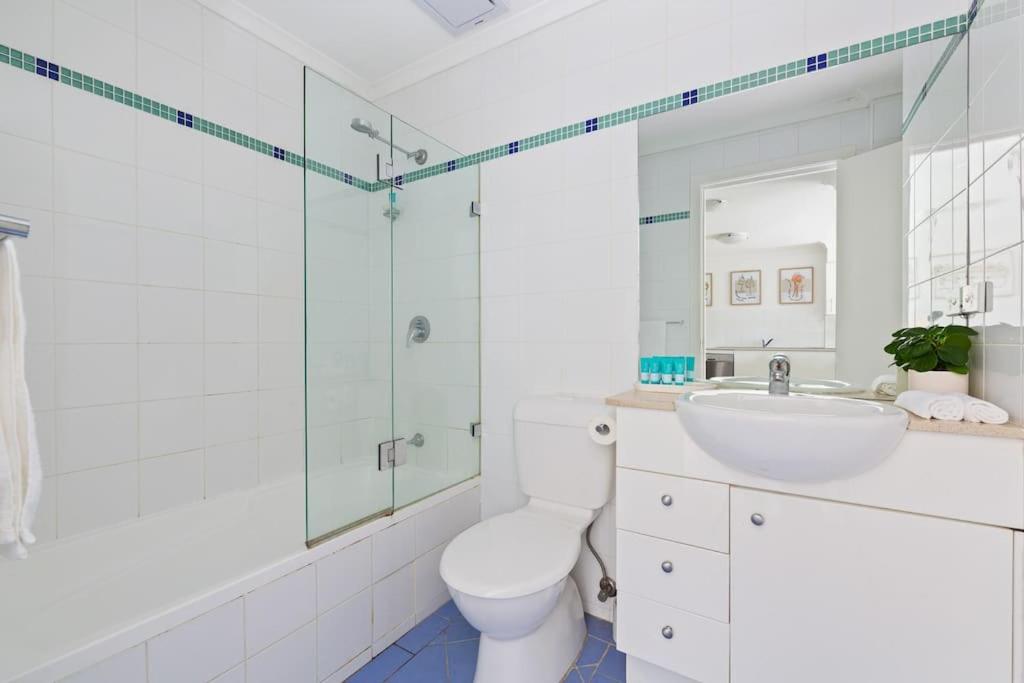 Chic Brookvale Unit-Big Balcony!