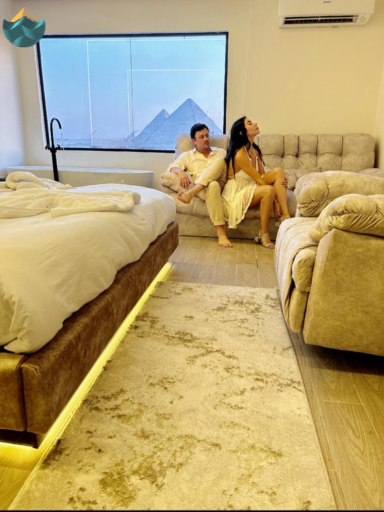 Crowne Pyramids View inn