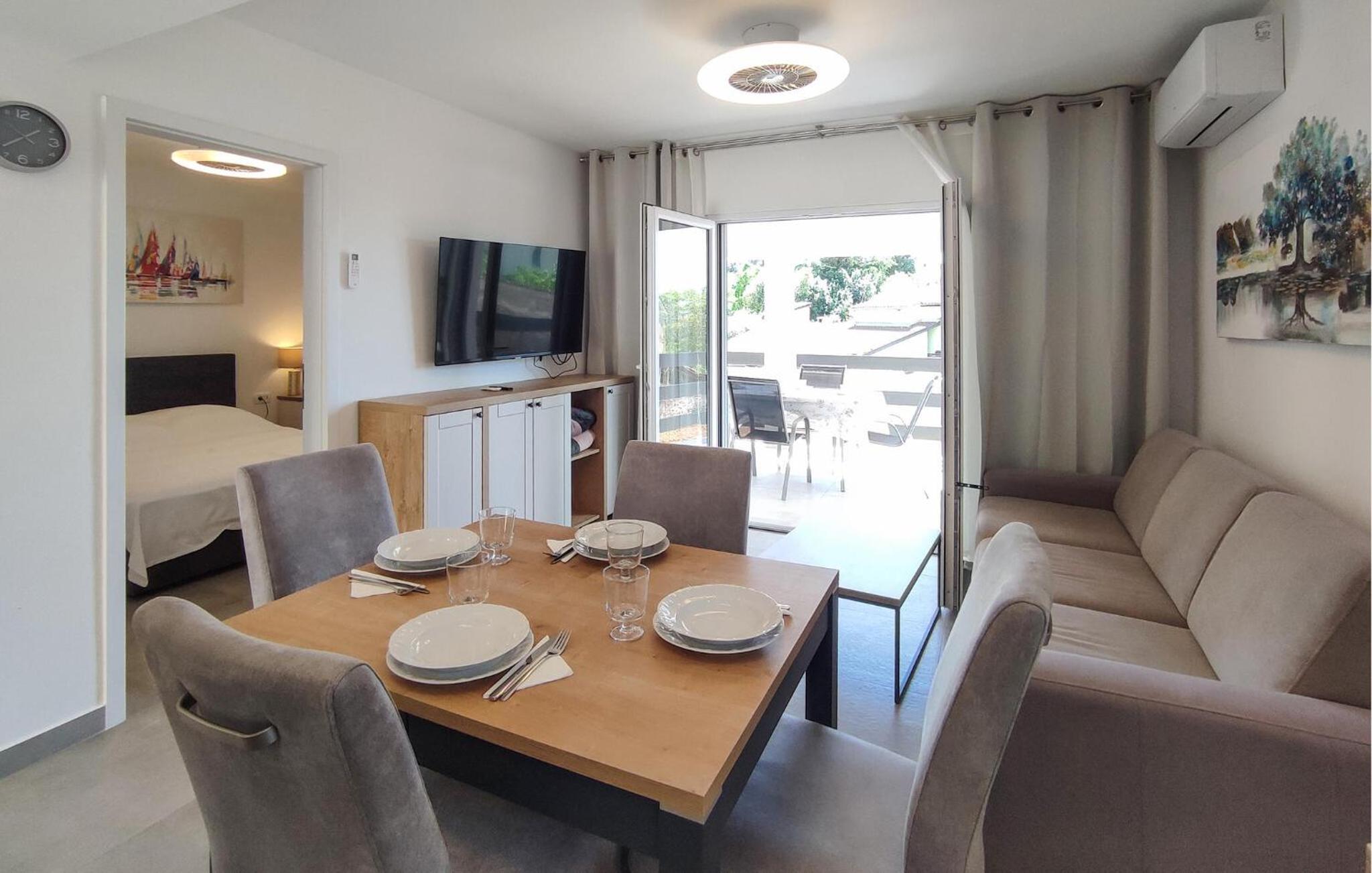 Gorgeous Home In Vinkuran With Kitchen view 4