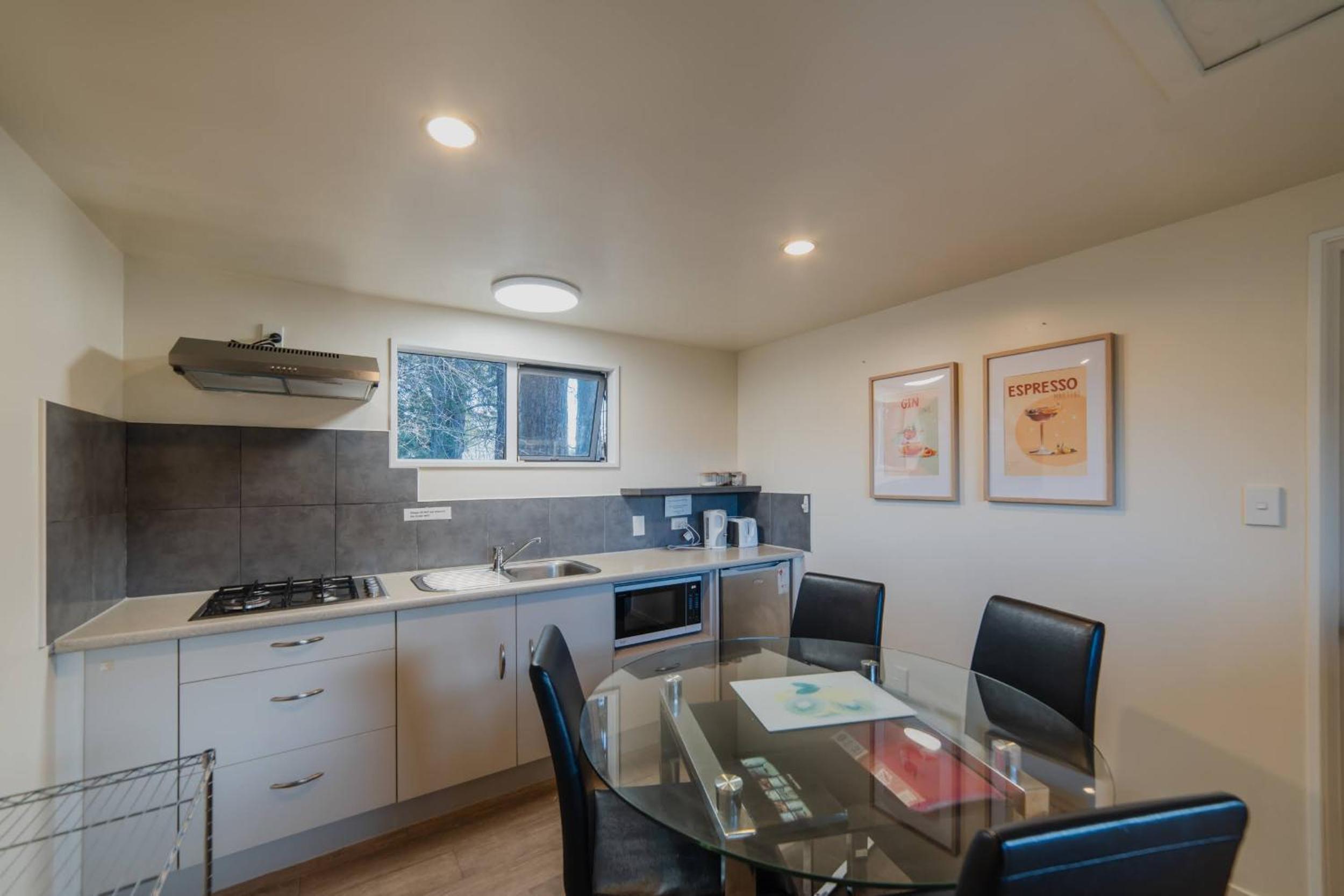 Lake Tekapo Cottages 10