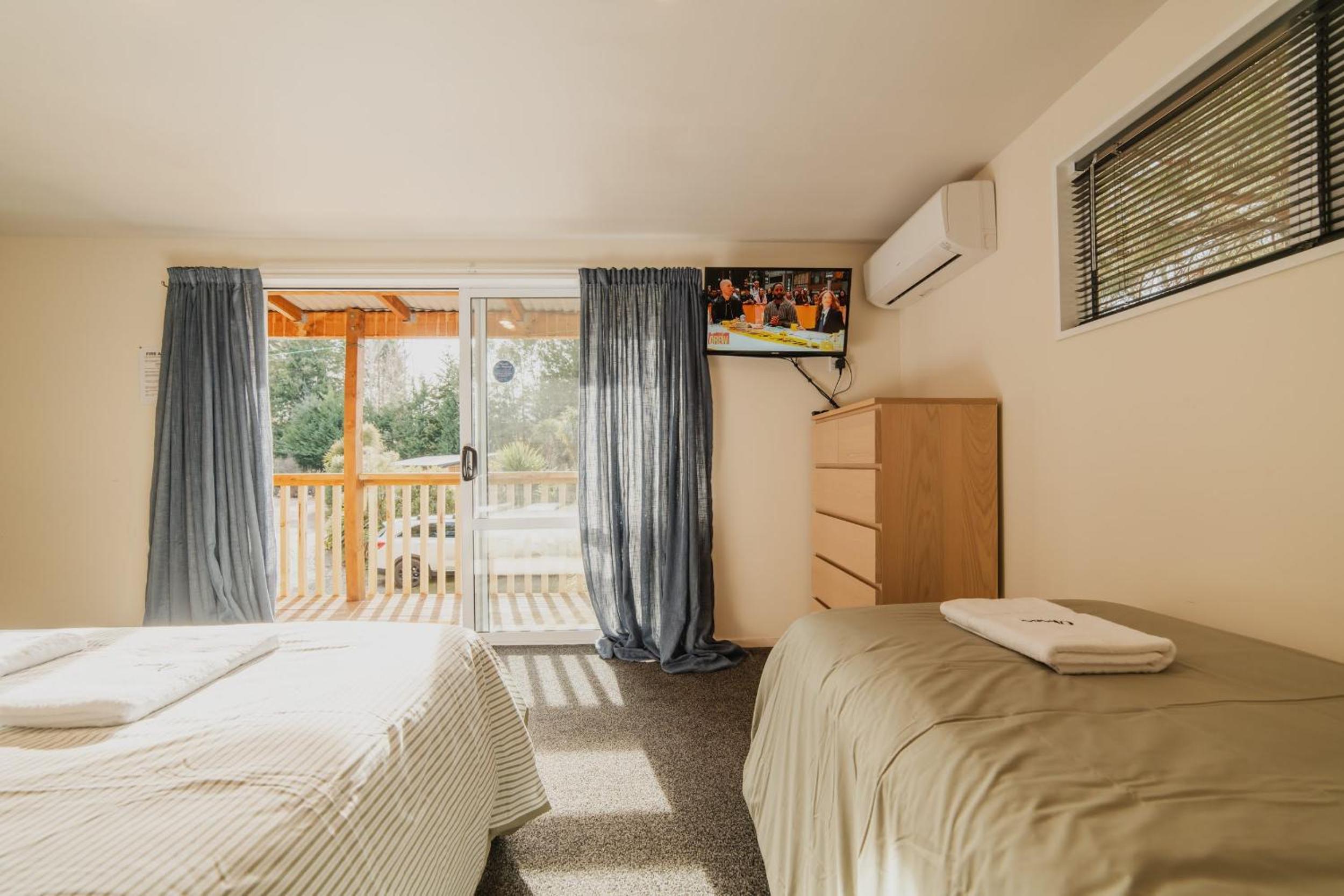 Lake Tekapo Cottages 12