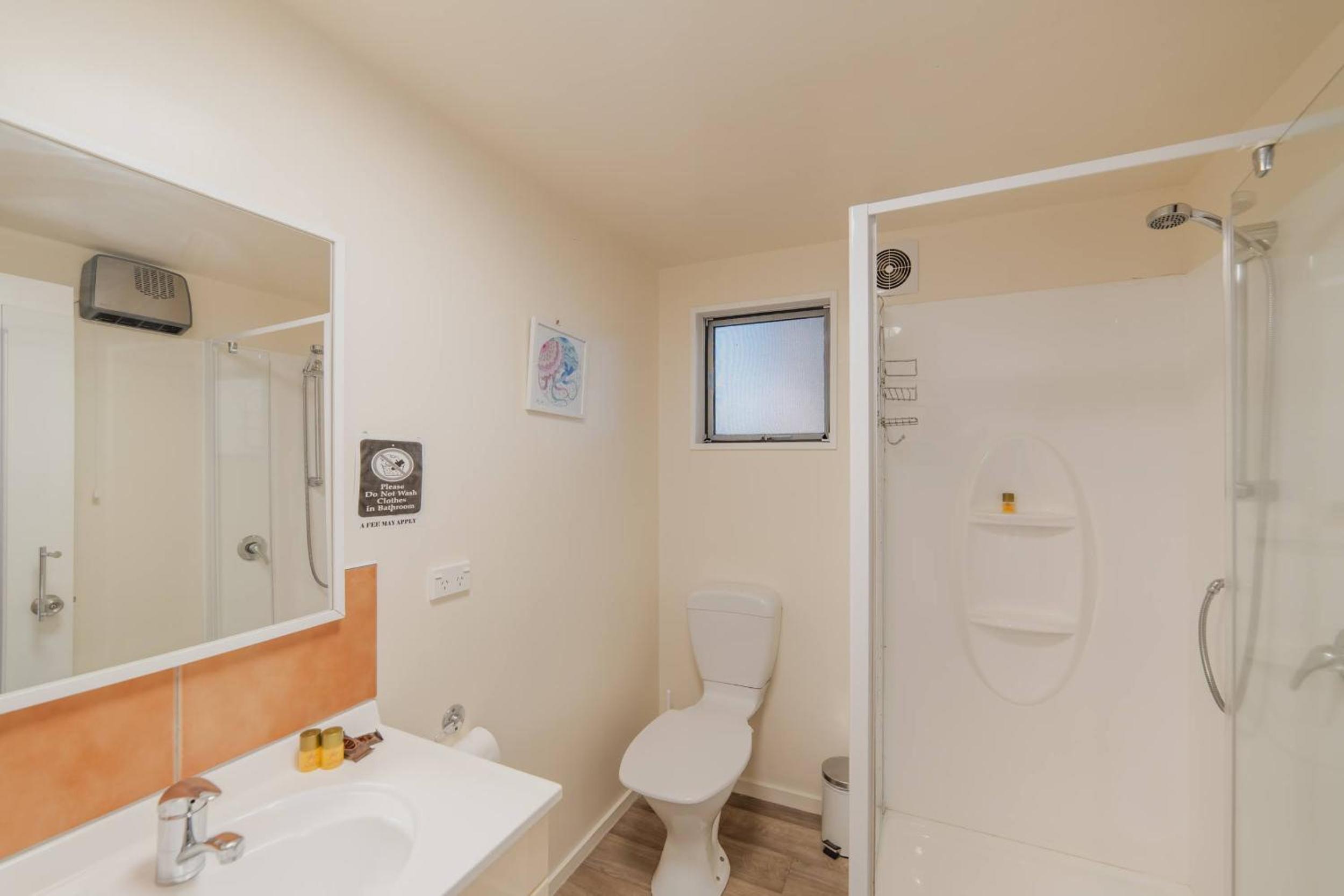 Lake Tekapo Cottages 20