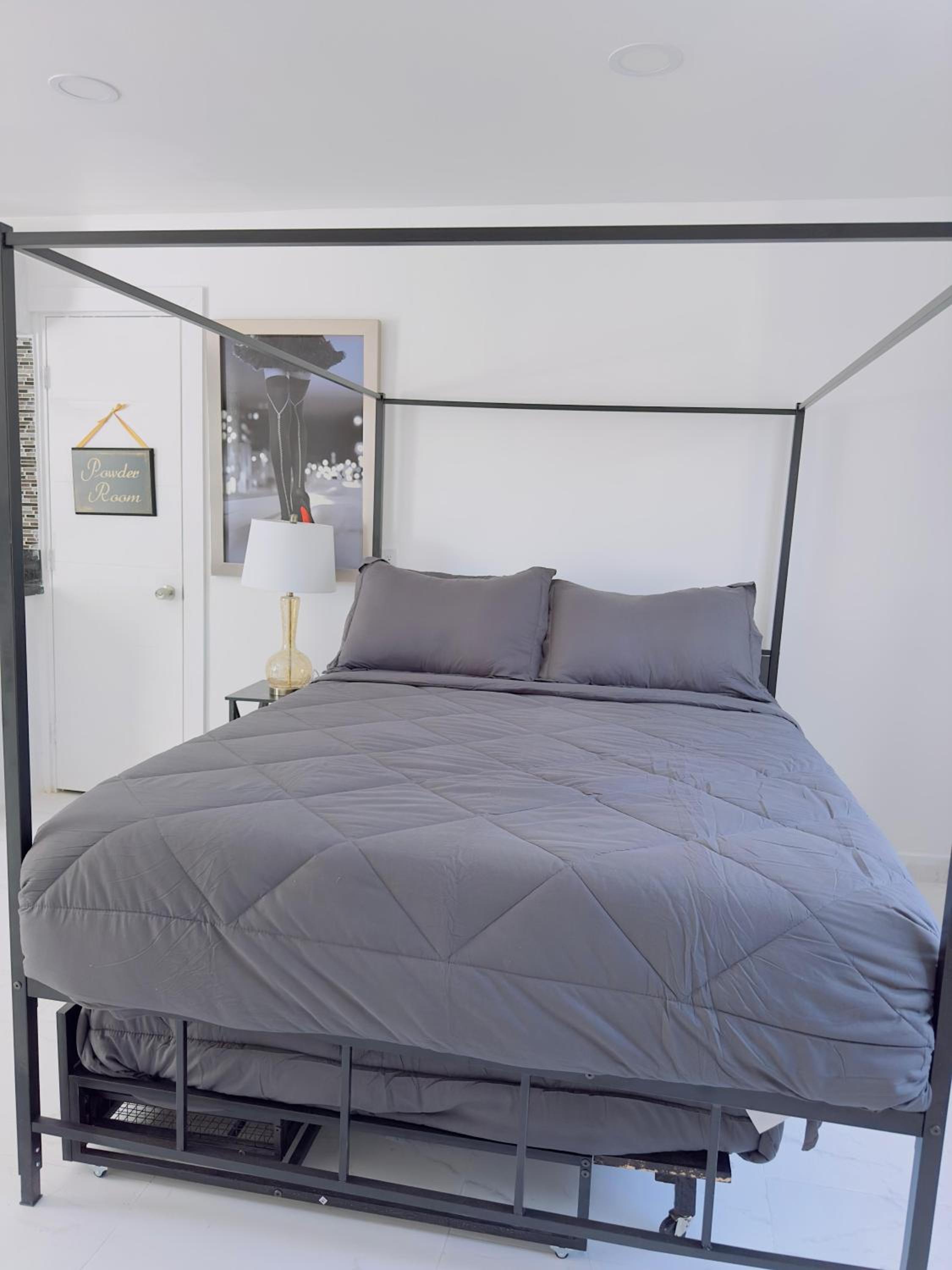 Beachside Oasis, Miami Beach Apt with parking included view 3